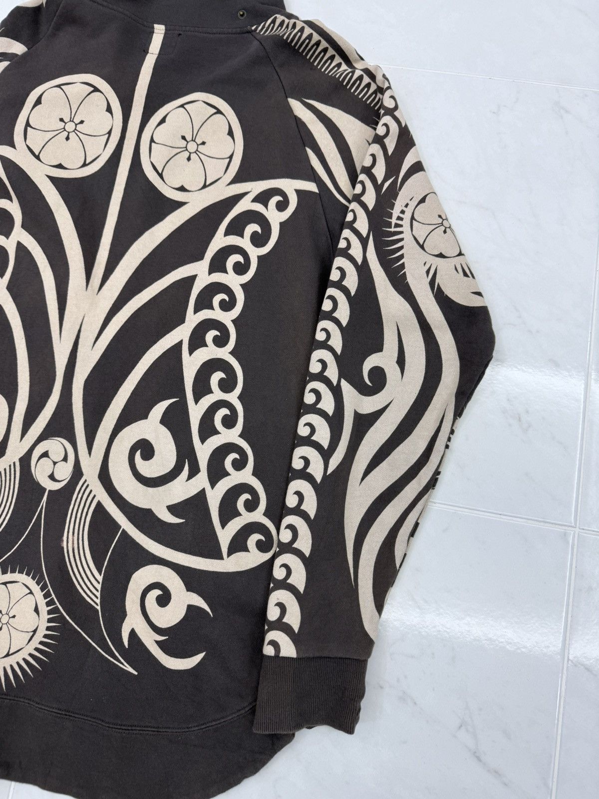 Japanese Brand Vtg Japanese Oriental Fullprint Asymmetrical Ninja Hoodie Size US L / EU 52-54 / 3 - 10 Thumbnail