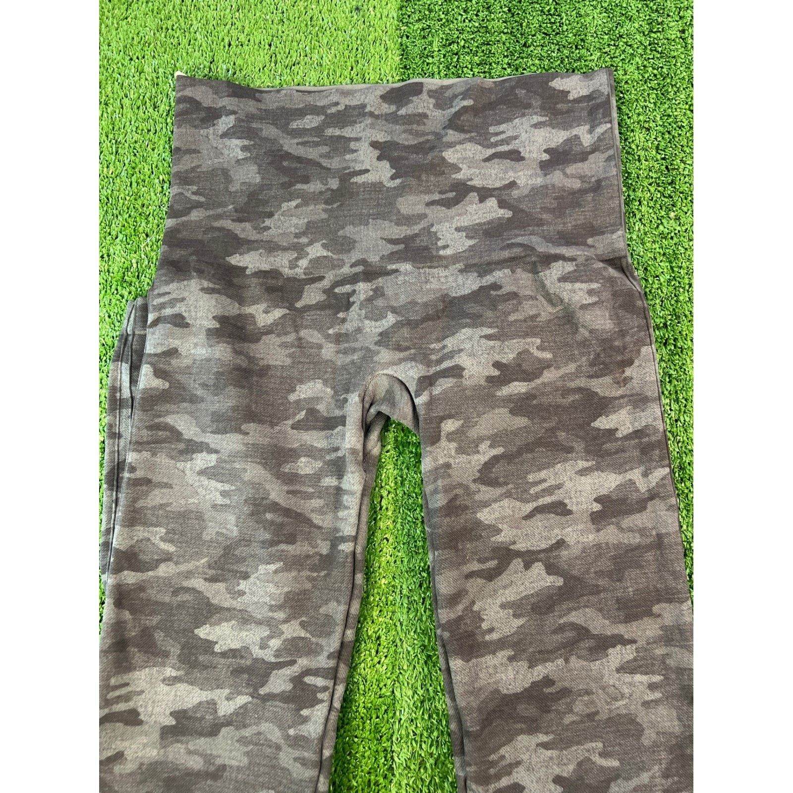 Spanx Spanx Women's XL Seamless Camouflage Leggings Size 30" / US 8 / IT 44 - 6 Thumbnail