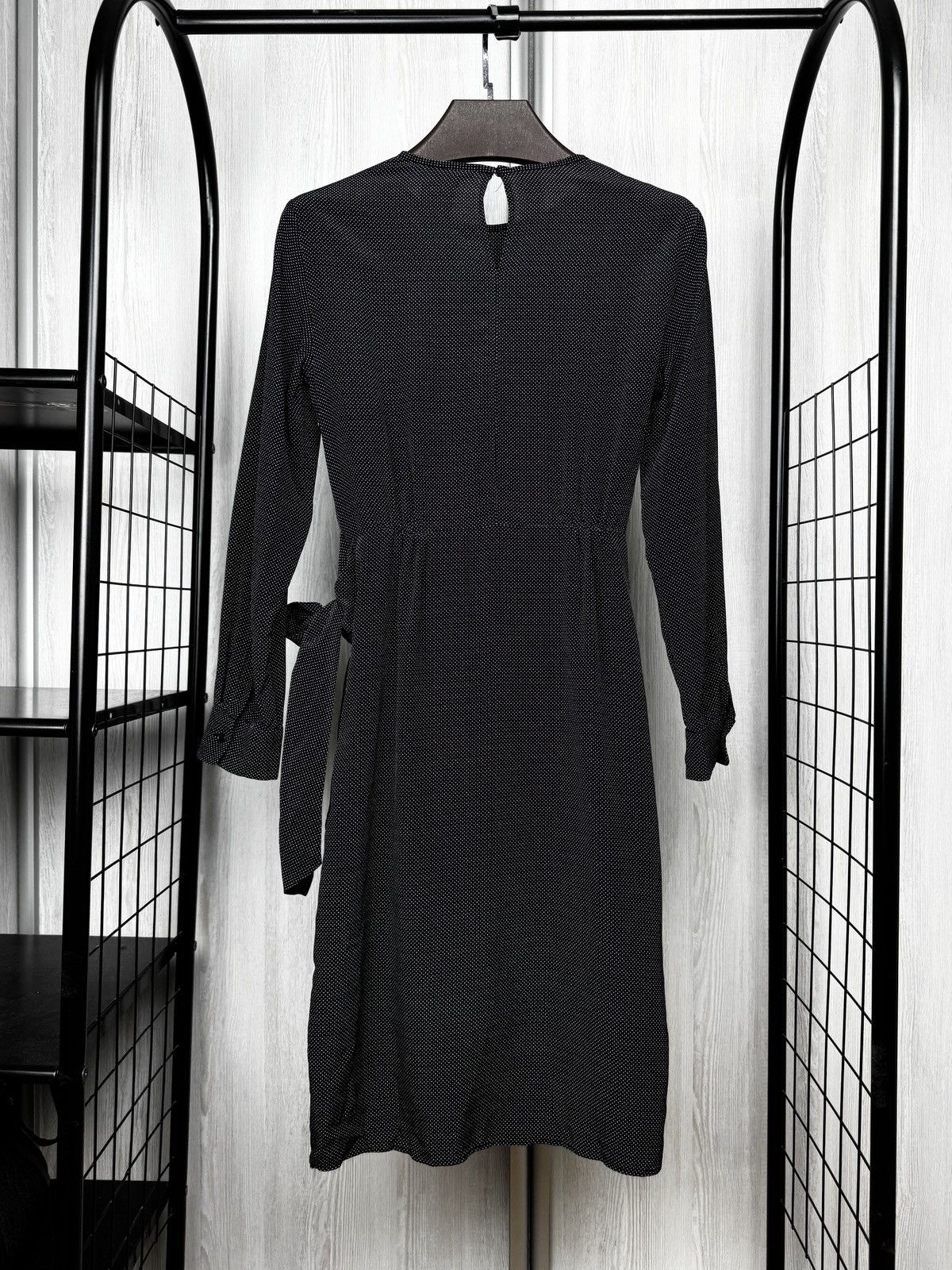 Max Mara Max Mara silk polka dot knee length made in Italy dress Size M / US 6-8 / IT 42-44 - 8 Thumbnail