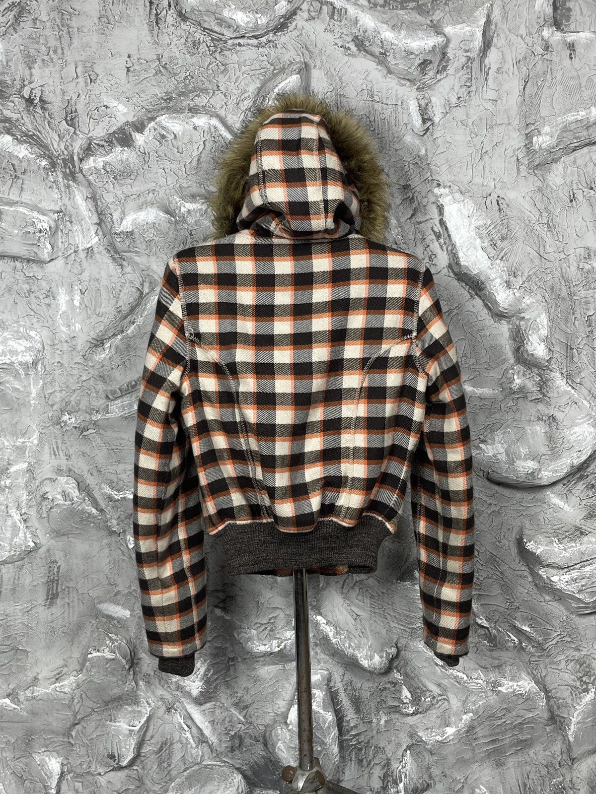 If Six Was Nine × Japanese Brand × Le Grande Bleu (L.G.B.) 2000s Vintage Y2K Fur Cropped Bomber Jacket Size US S / EU 44-46 / 1 - 3 Thumbnail