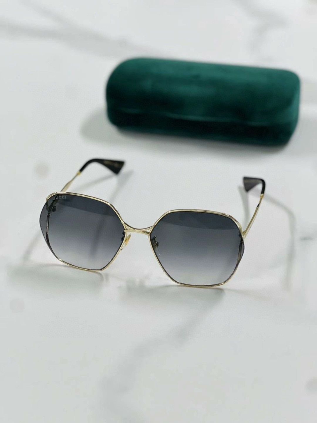 Gucci Gucci Women's Gradient Blue Sunglasses Size ONE SIZE - 1 Thumbnail