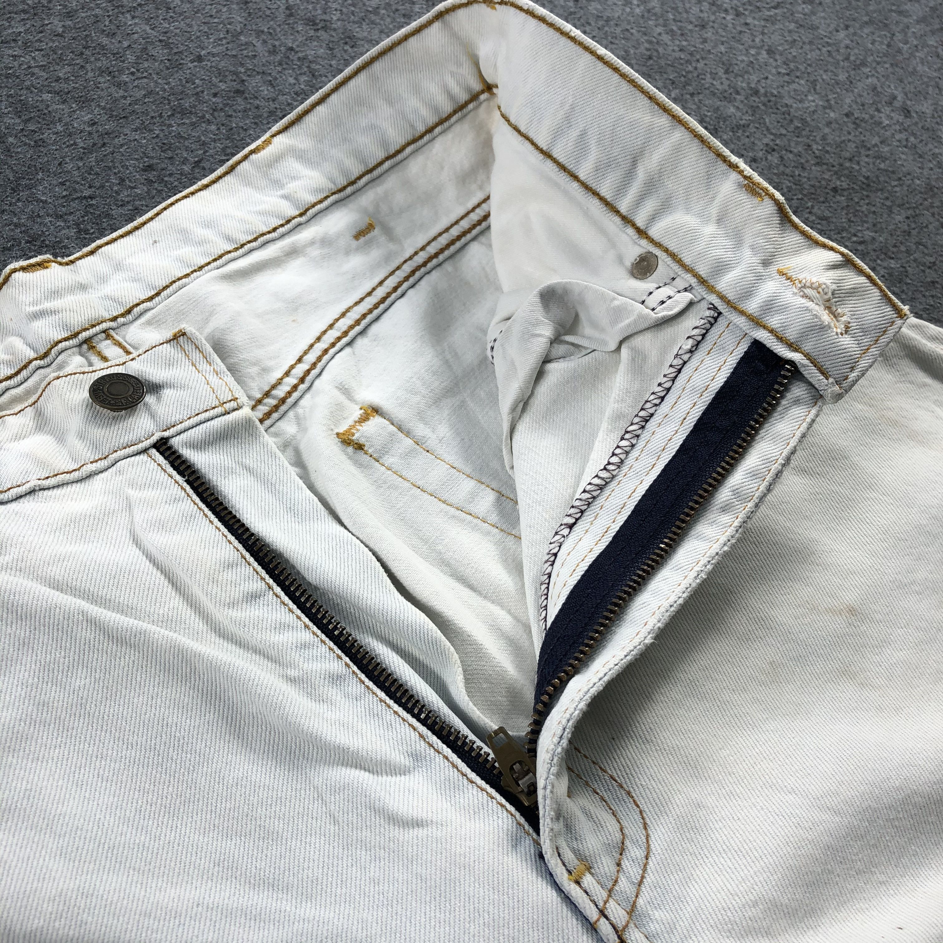 Levi's × Vintage Vintage 90s Light Wash Levis Jeans-JM1370 Size US 31 - 7 Thumbnail