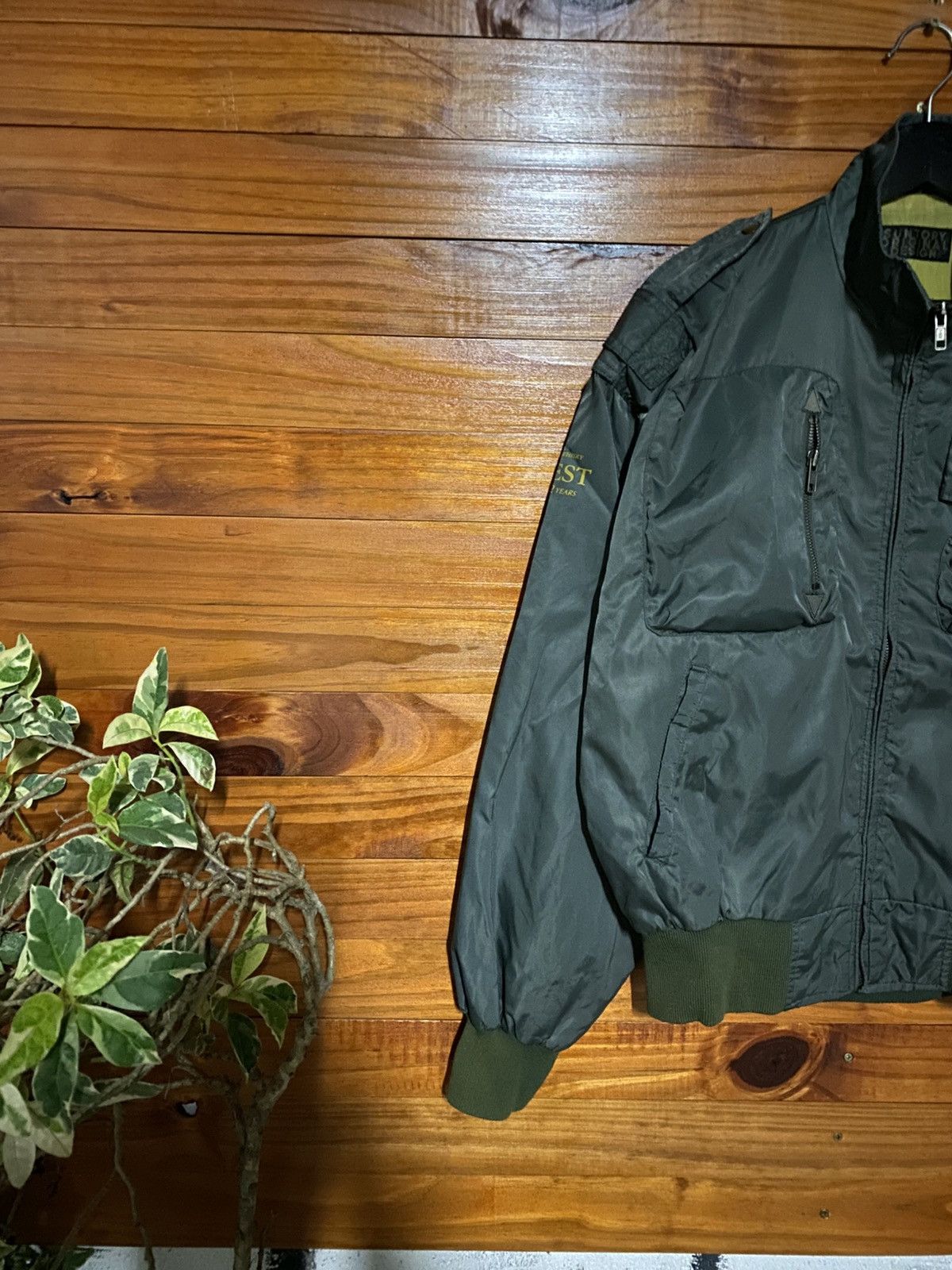 Japanese Brand Vintage Suntory Original Design Olive Green Bomber Jacket Size US M / EU 48-50 / 2 - 8 Thumbnail