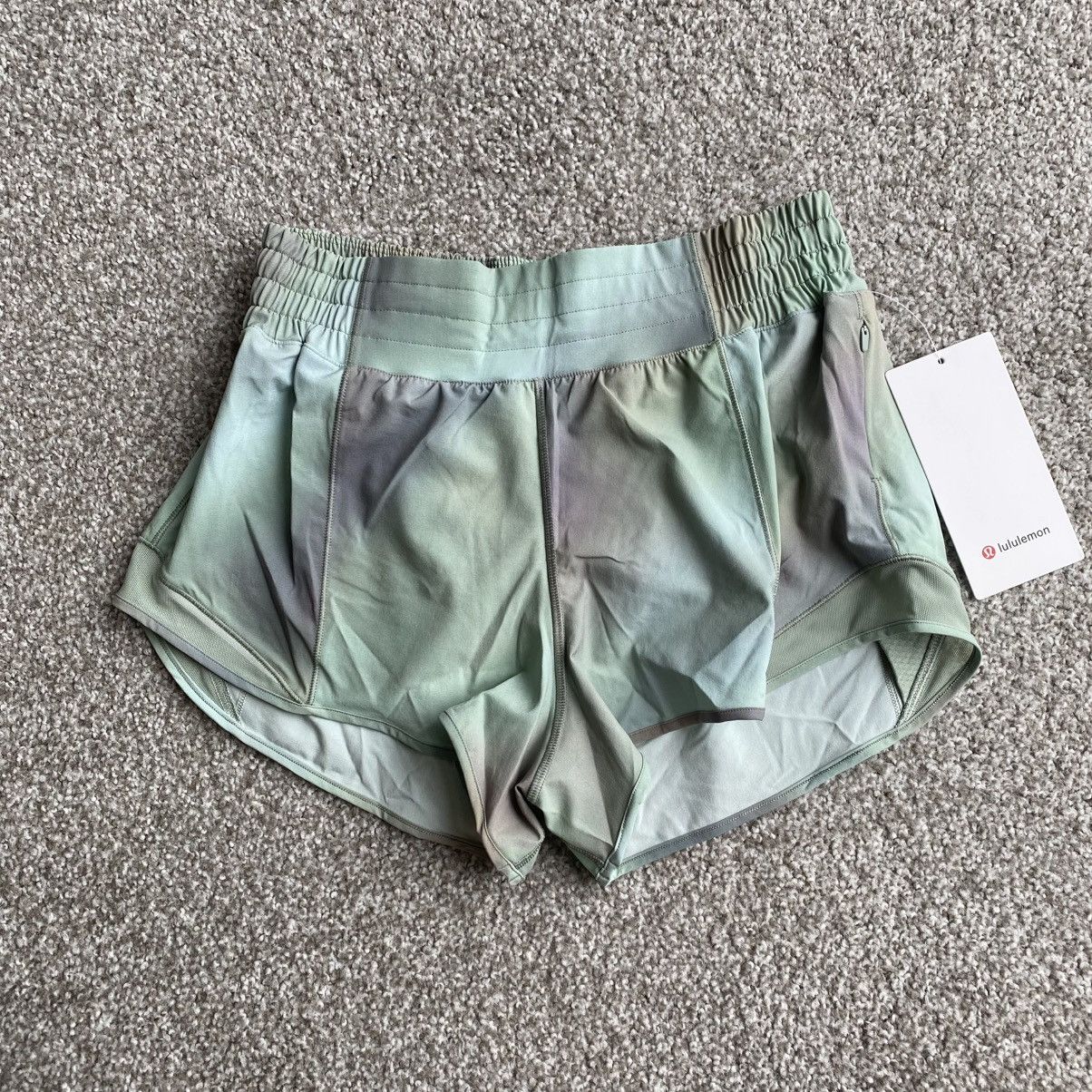 Lululemon Lululemon Hotty Hot Lined HR Shorts 2.5” Size 28" / US 6 / IT 42 - 1 Thumbnail