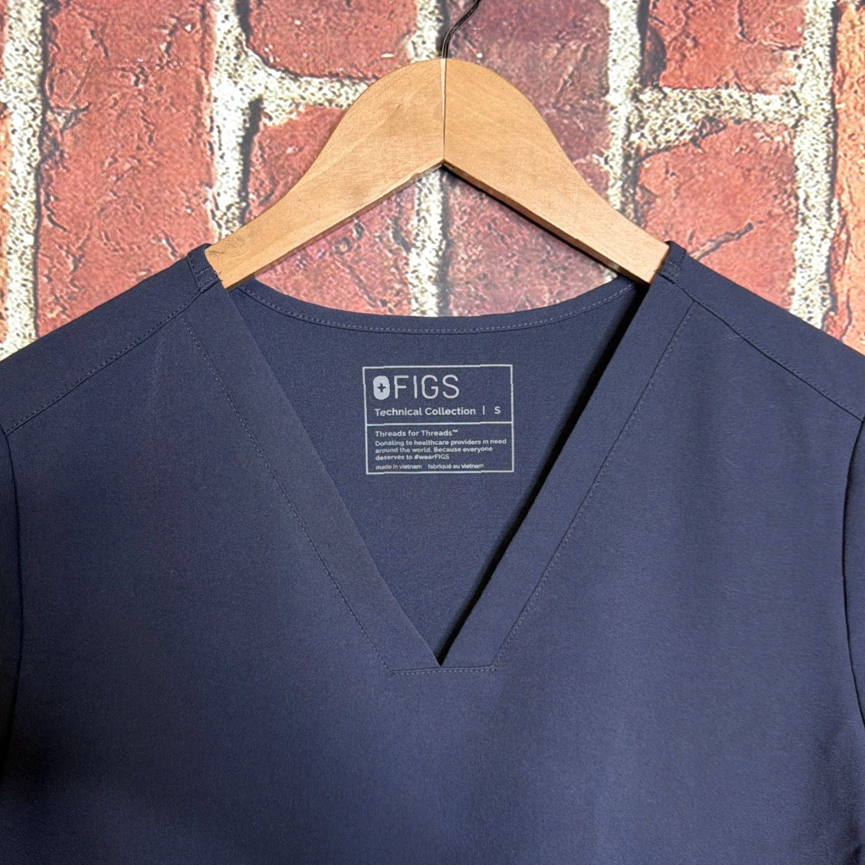 Vintage Figs FW1100 Technical Collection Women's Scrub Top Size Small Blue Size S / US 4 / IT 40 - 2 Thumbnail