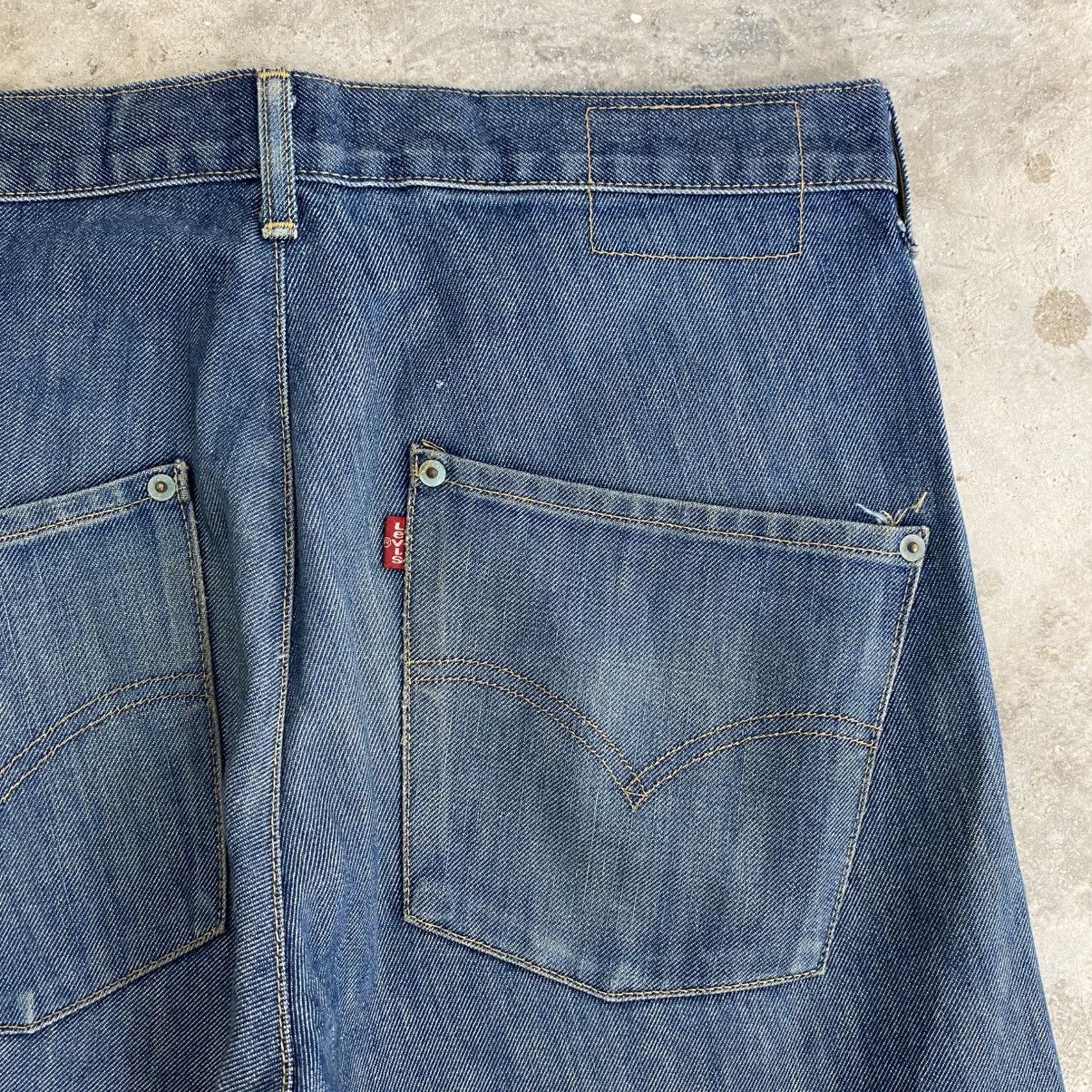 Levi's Vintage Levis Engineered Twisted Leg Relaxed Denim Jeans Size US 33 - 12 Thumbnail
