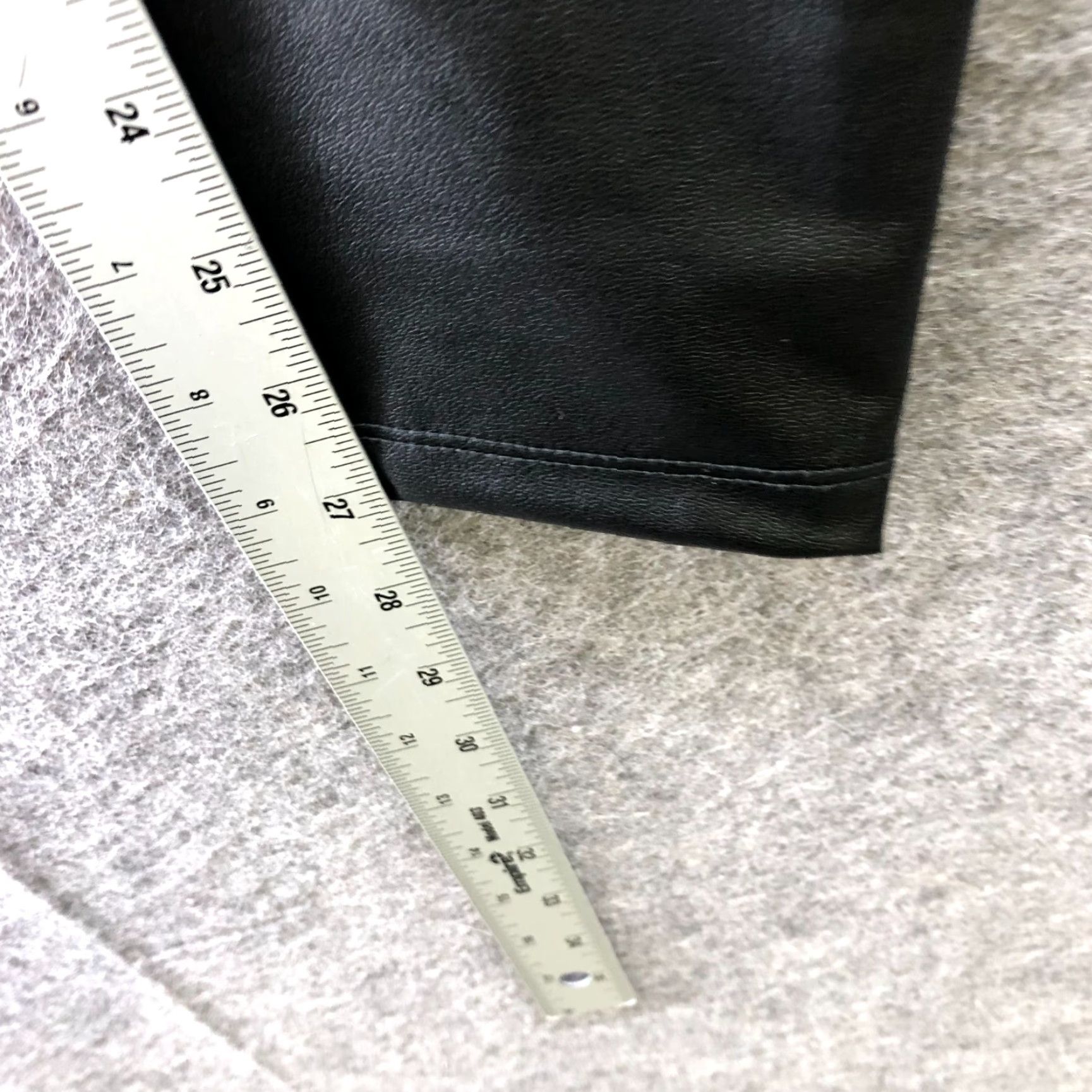Victoria's Secret Victoria's Secret High Waisted Faux Leather Leggings Womens S Black Pull On Size 28" / US 6 / IT 42 - 7 Thumbnail