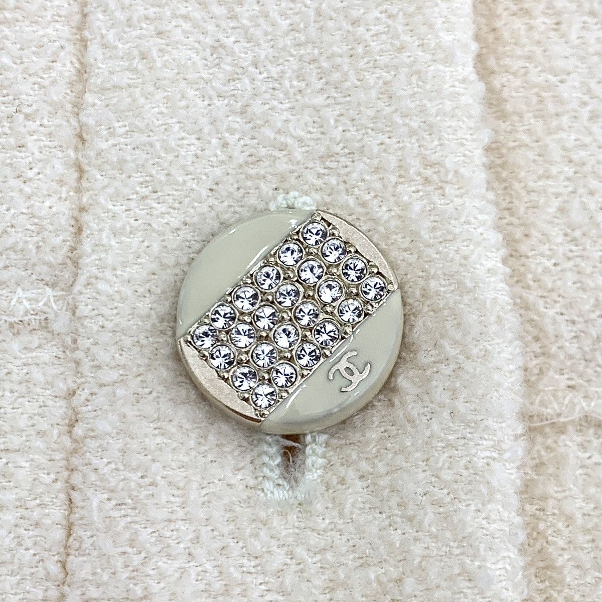 Chanel Chanel Beige Double C Logo Button Trim Wool Cape Jacket Size XS / US 0-2 / IT 36-38 - 5 Thumbnail