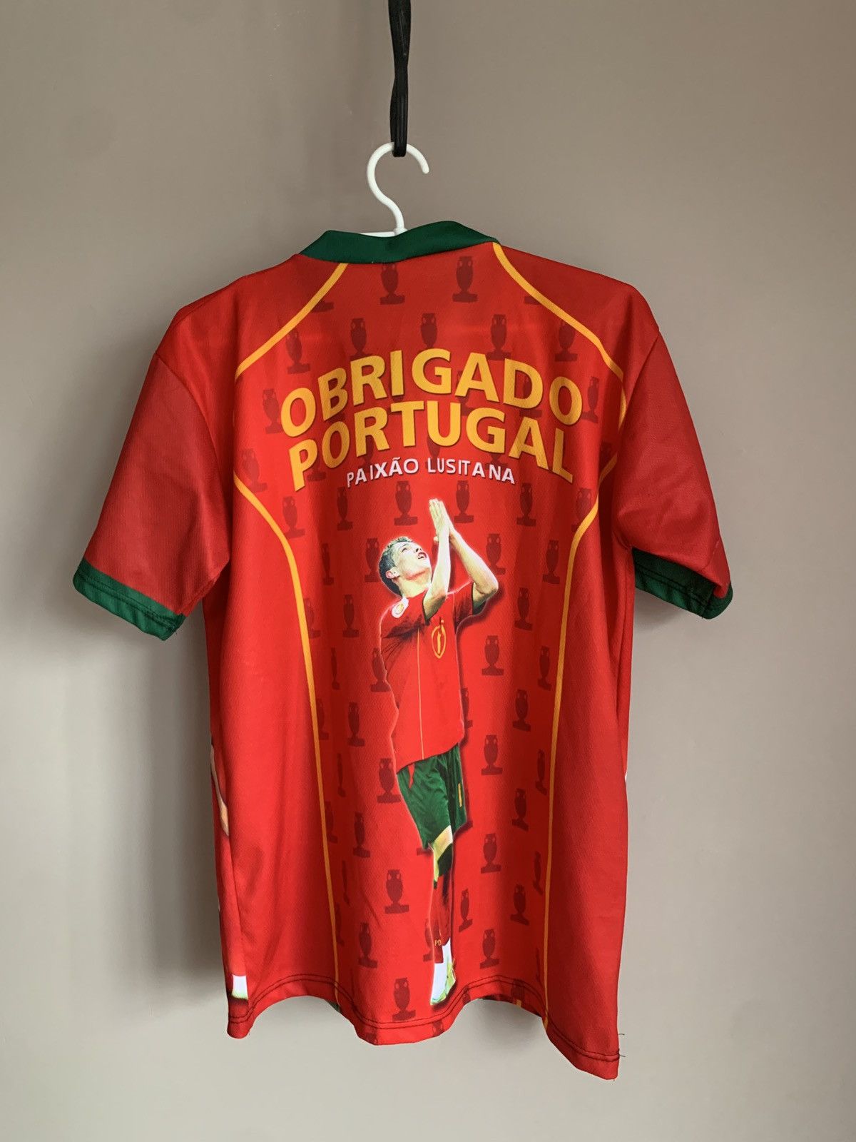 Vintage Portugal 2004 Euro Football Shirt Retro Soccer Jersey Sz M Size US M / EU 48-50 / 2 - 2 Thumbnail
