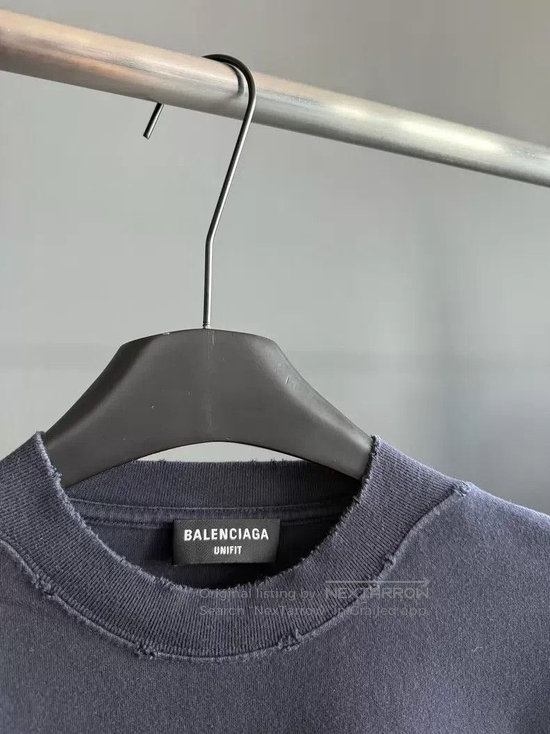 Balenciaga Balenciaga Cracked Print Water-washed Hole Short Sleeve T- Size US XS / EU 42 / 0 - 3 Thumbnail