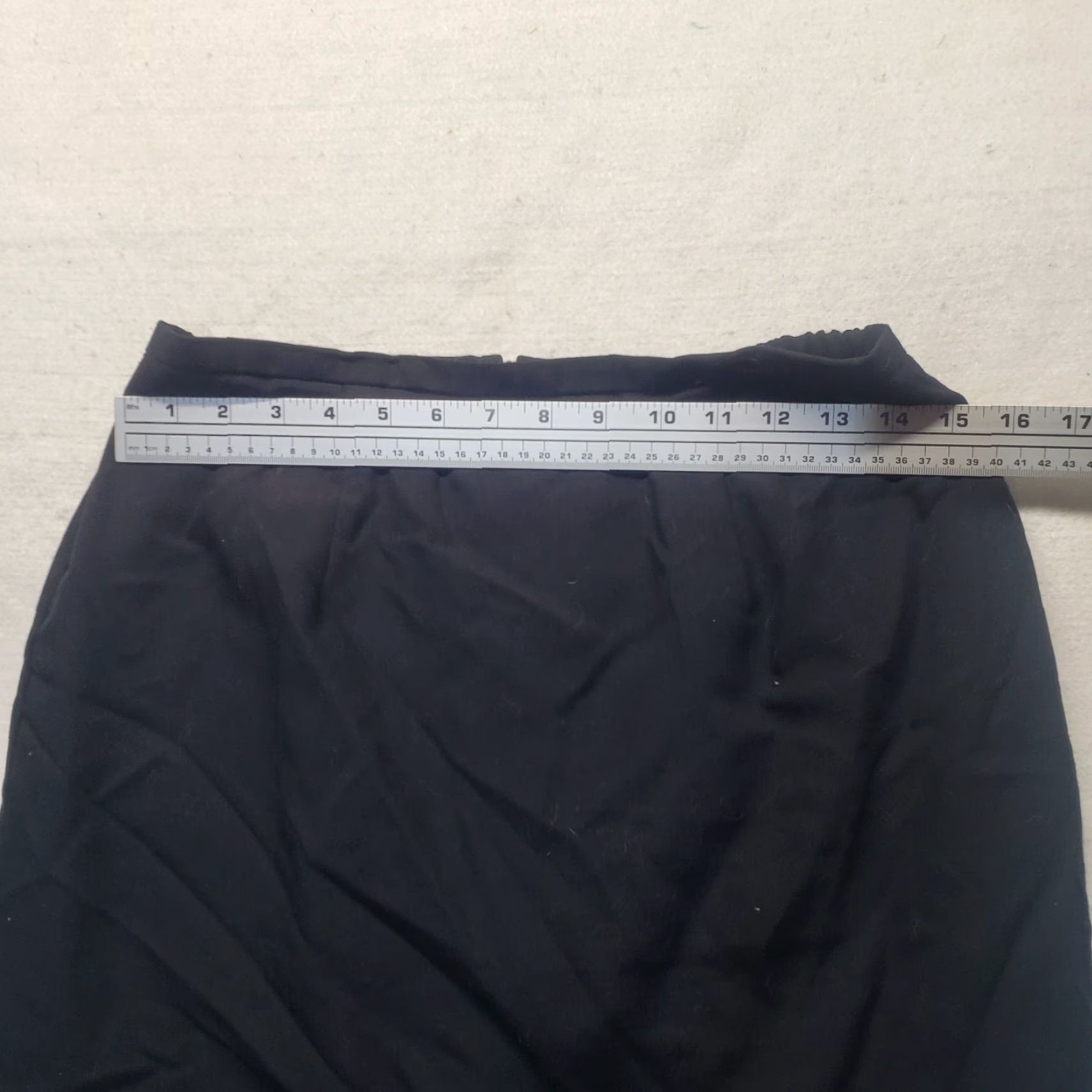 Worthington Worthington Solid Black Skirt Adult Women's Size 10 Polyester Spandex Rayon Knee Length Black Women Skirt 10 Mens? Size 32" / US 10 / IT 46 - 3 Thumbnail