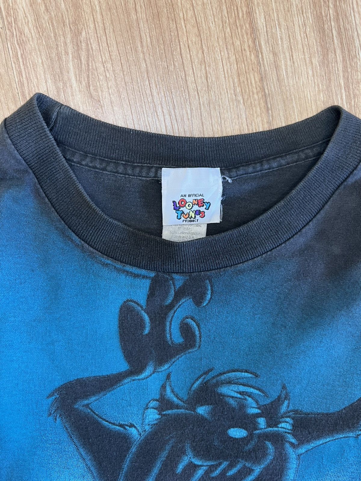 Disney vintage 1995 Looney Tunes Size US M / EU 48-50 / 2 - 3 Thumbnail