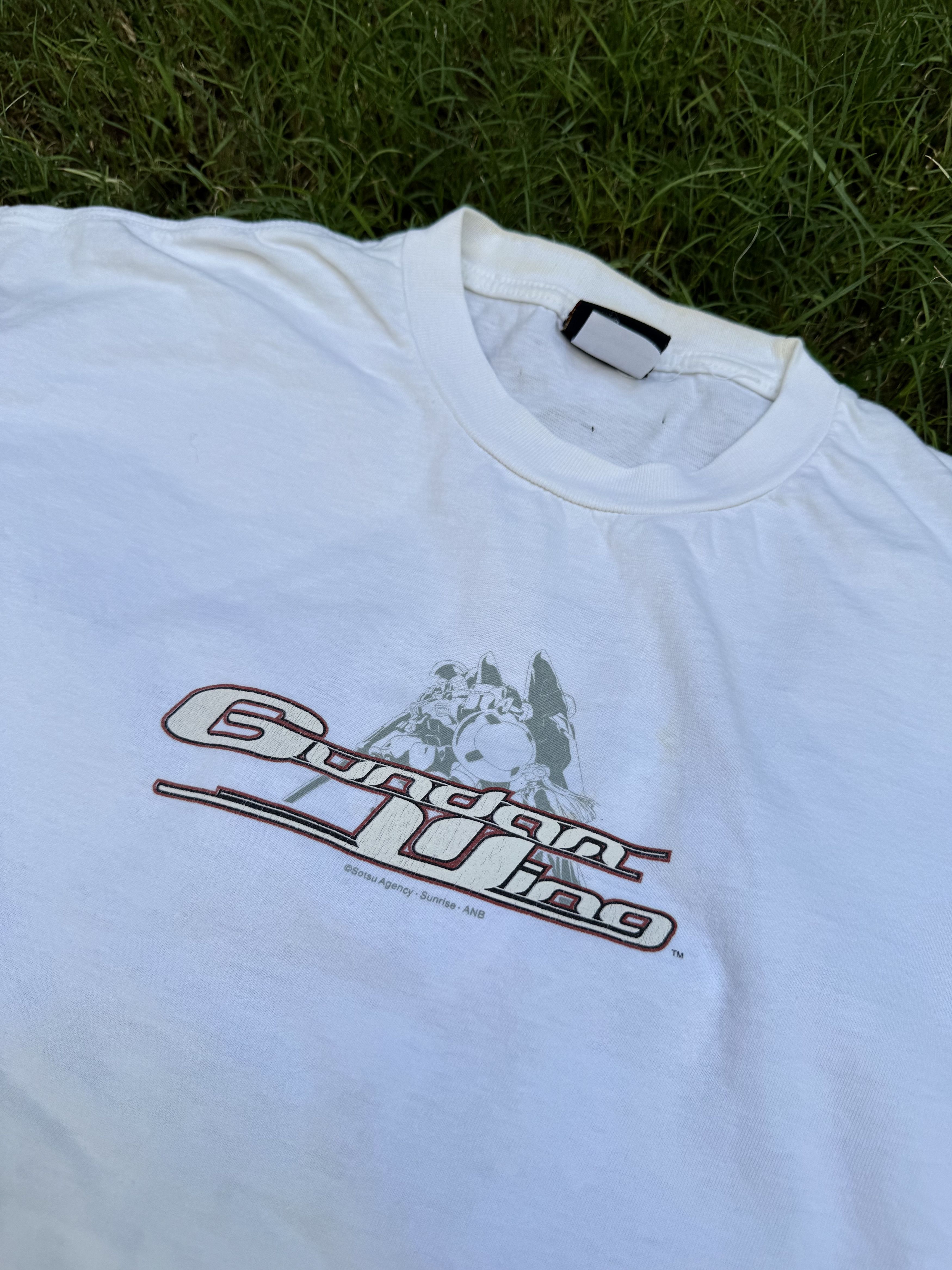 Anime Vintage 2000 Anime Mobile Suit Gundam Wing T-shirt White Size US XL / EU 56 / 4 - 5 Thumbnail