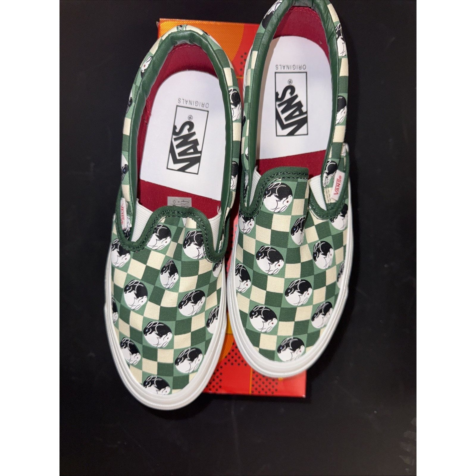 Vans VANS Year of the Rabbit OG Classic Slip on Green Sz 6.5 M/8W Size US 6.5 / EU 39-40 - 1 Thumbnail