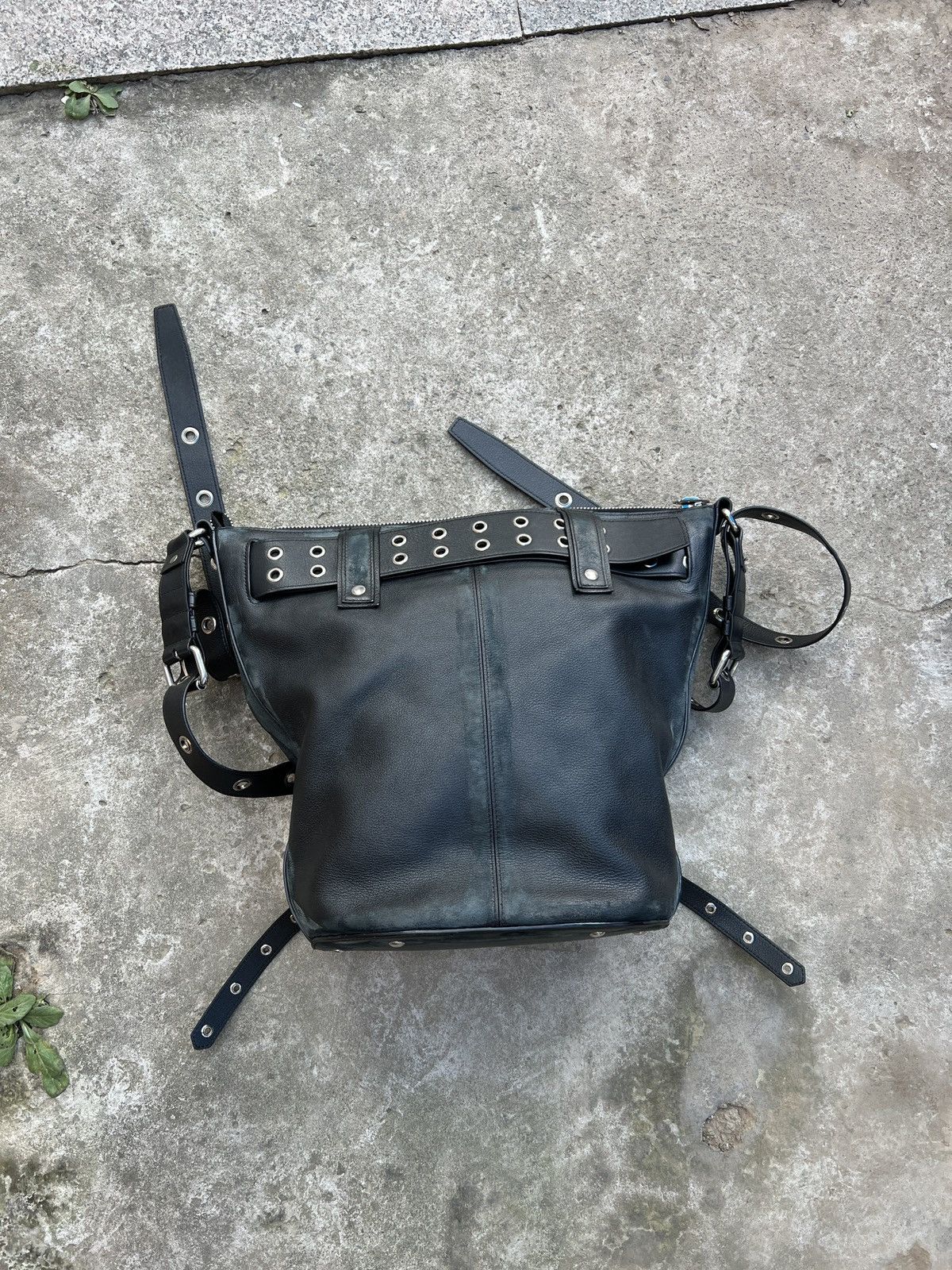 Balenciaga Balenciaga Fall22 Lost Tape Emo Bag Sz. M Size ONE SIZE - 4 Thumbnail