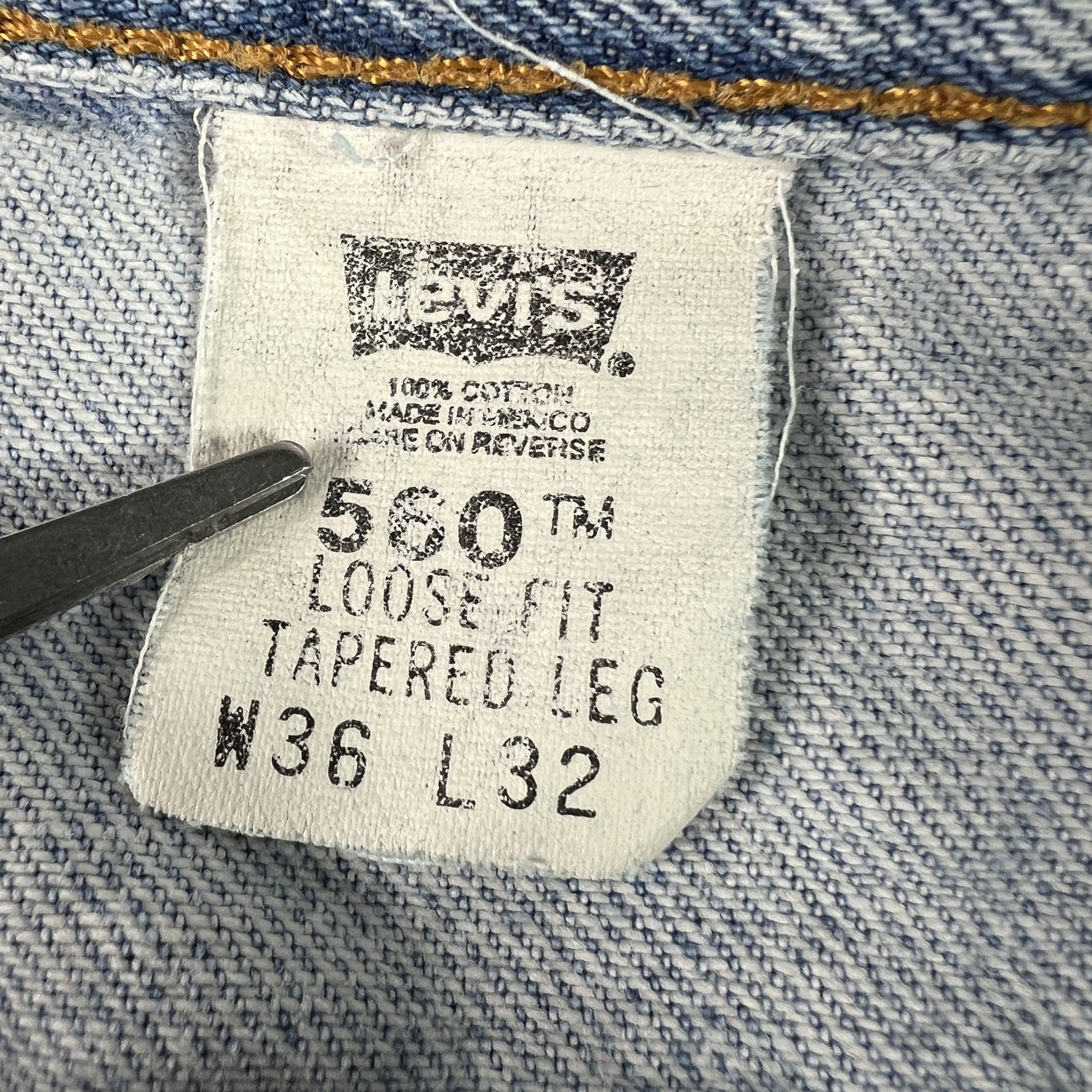 Levi's Y2K Levi's Jeans 560 Loose Tapered Blue Faded Cotton Denim Size US 35 - 11 Thumbnail