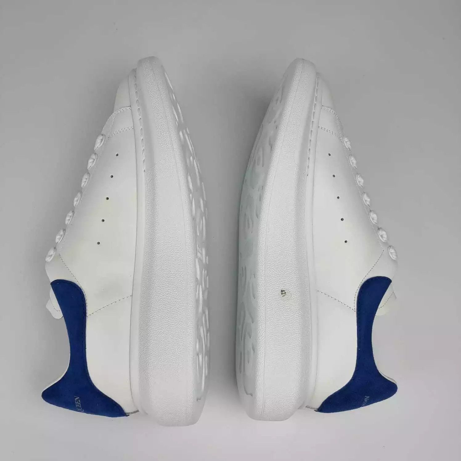 Alexander McQueen ALEXANDER MCQUEEN Men's Oversized White Blue Sneakers Size US 6 / EU 39 - 8 Thumbnail