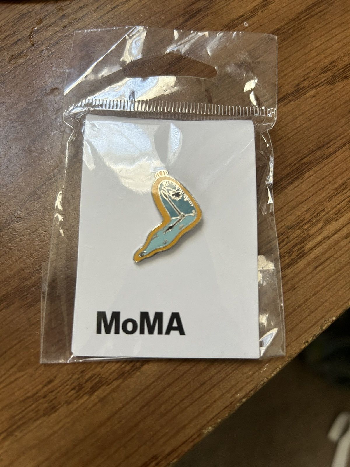MoMA MoMa Clock Pin Size ONE SIZE - 1 Preview