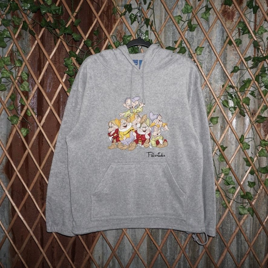 Disney Large - Vintage / Y2K snow, White 7 dwarfs 00s fleece hoodie Size US L / EU 52-54 / 3 - 1 Thumbnail