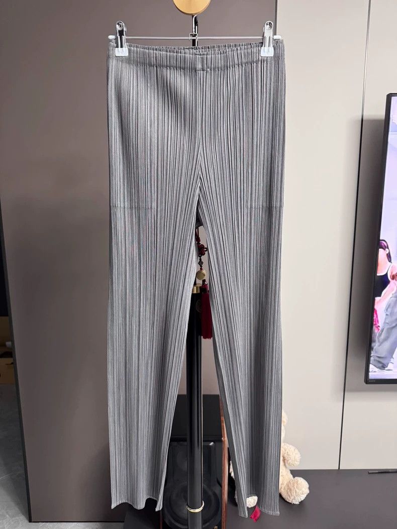 Issey Miyake issey miyake size:3 Grey pleated straight-leg pants Size 42" / US 20 - 1 Thumbnail