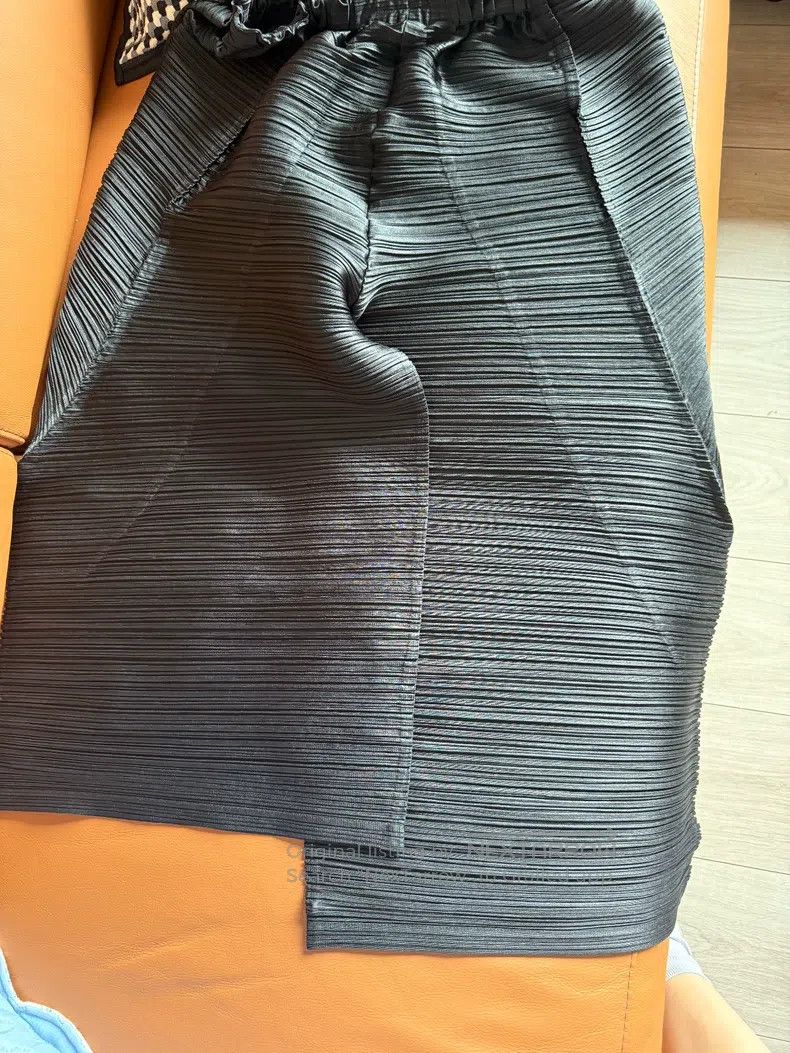 Issey Miyake Issey Miyake size:5 Black Striped Pleated Pants Size 31" - 1 Thumbnail