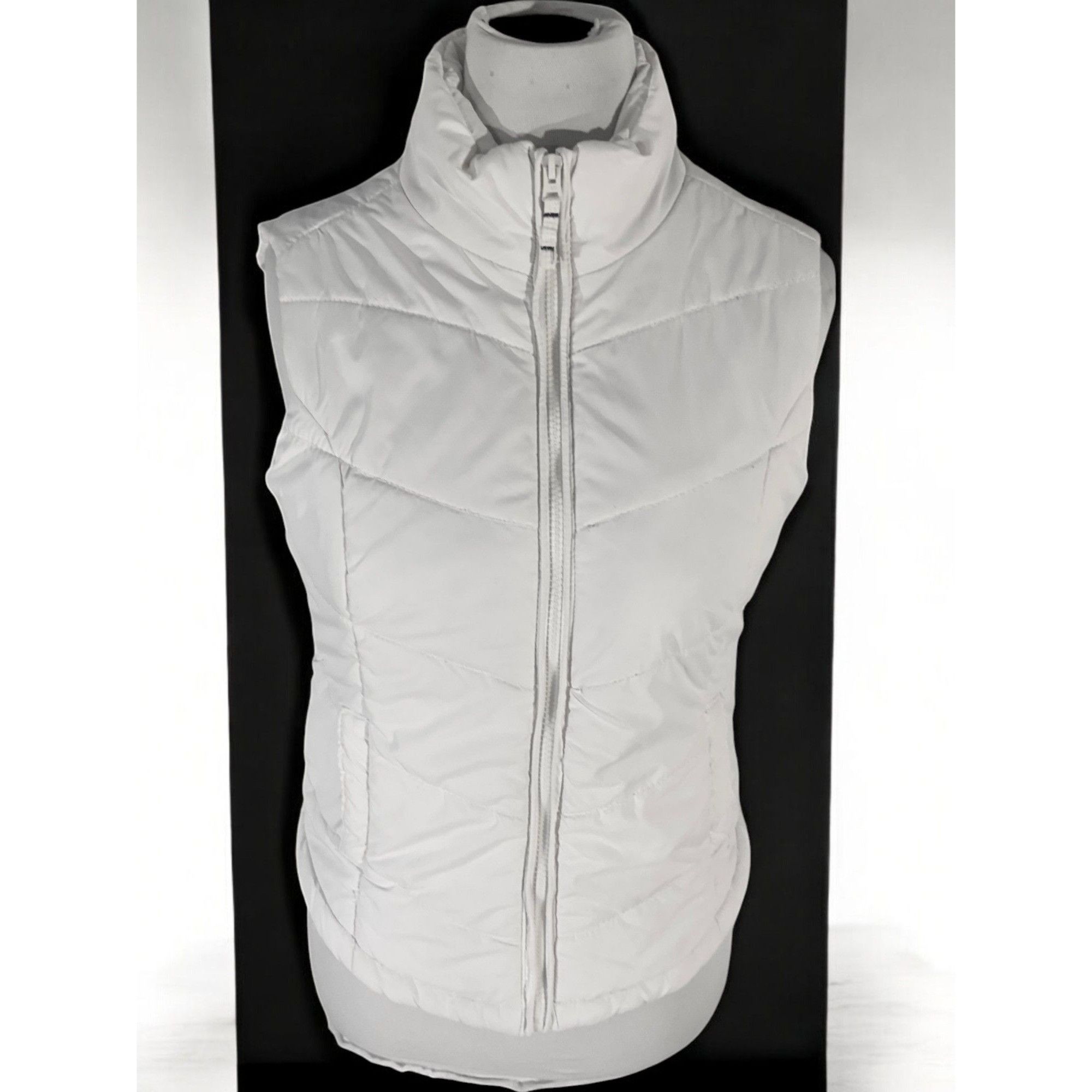 Aeropostale Aeropostale Womens White Quilted Puffer Vest Zipper Close S Size S / US 4 / IT 40 - 7 Thumbnail