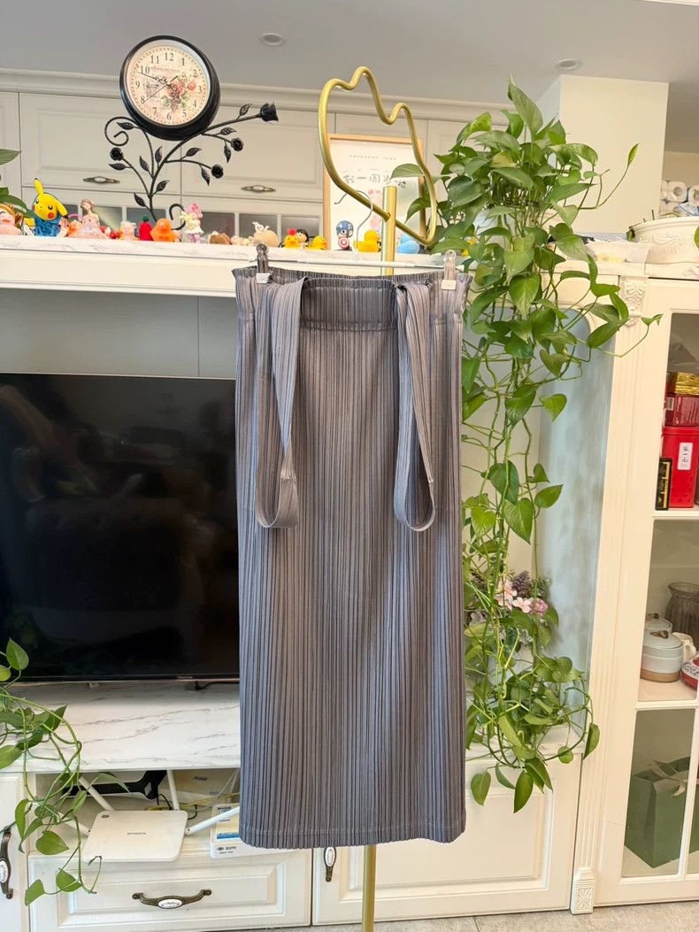 Issey Miyake Issey Miyake size:3 Dark grey pleated dress Size XS / US 0-2 / IT 36-38 - 2 Thumbnail