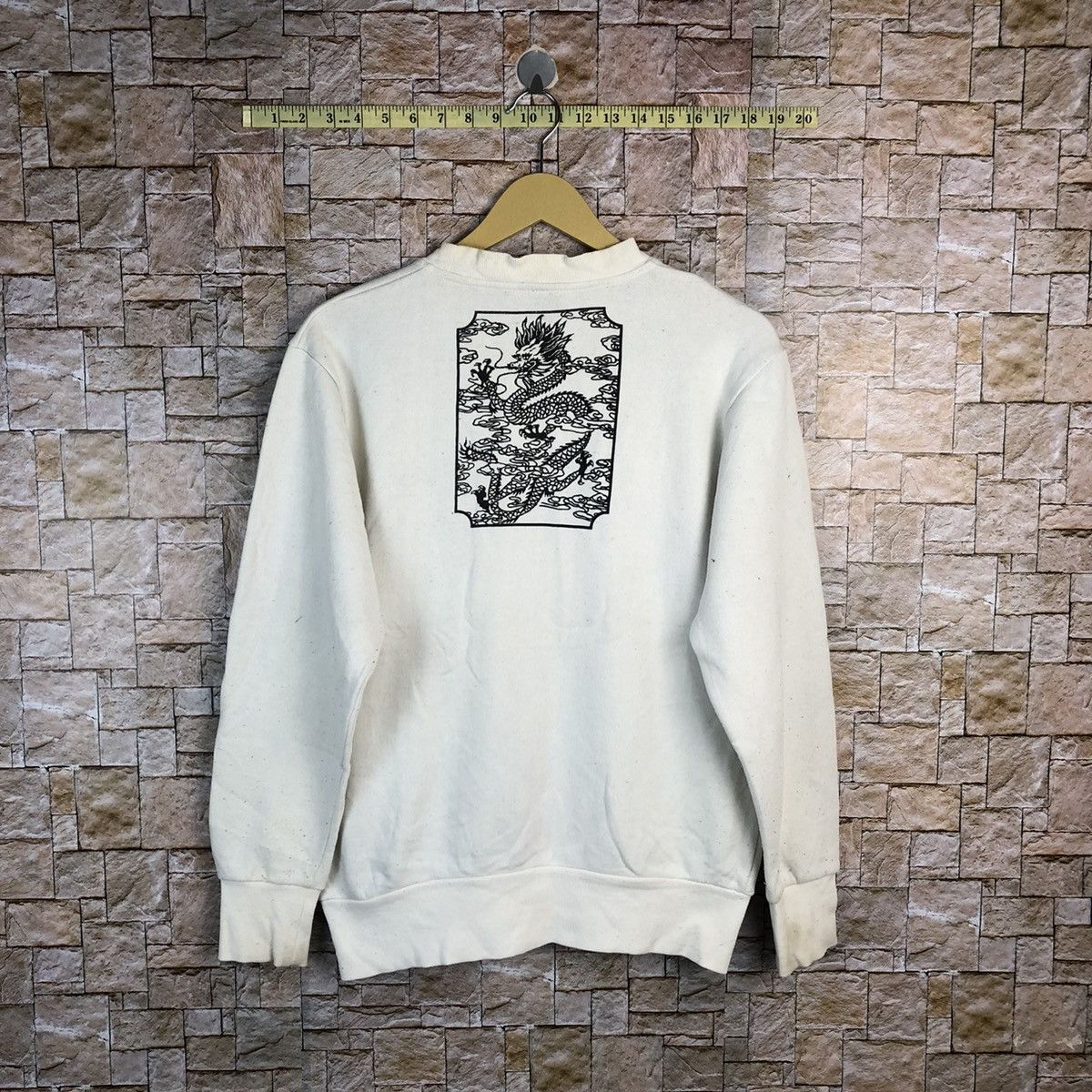 Japanese Brand Japan Dragon vintage White Sweatshirt #A792 Size US M / EU 48-50 / 2 - 14 Thumbnail