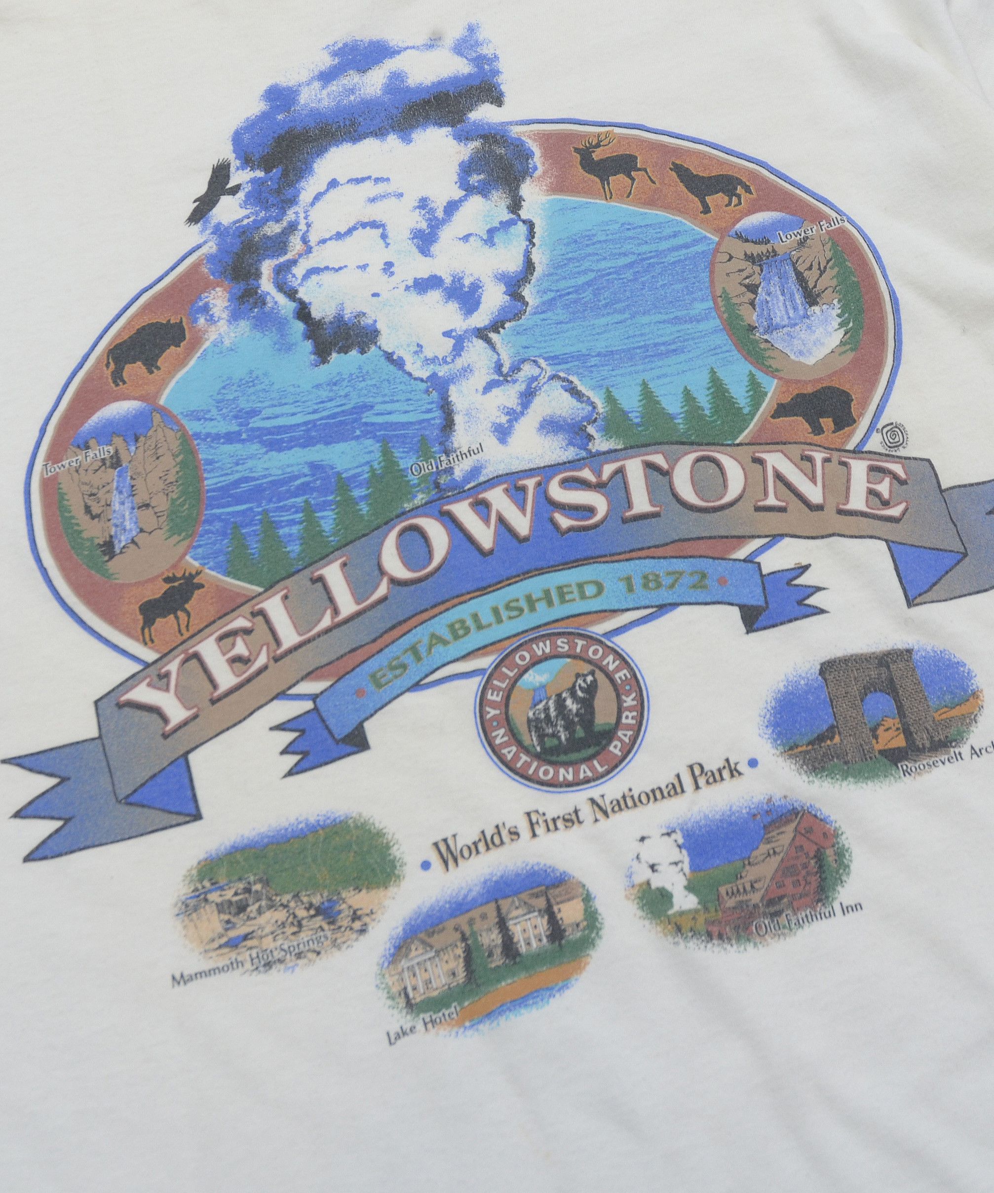 Vintage Vintage 90's Yellowstone National Park Graphic Tee T-shirt Size US L / EU 52-54 / 3 - 5 Thumbnail