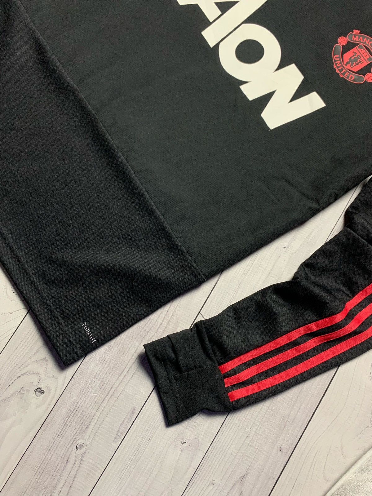Adidas Manchester United adidas track jacket long sleeve Size S Size US S / EU 44-46 / 1 - 2 Thumbnail