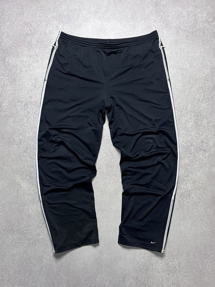 Nike × Vintage Vintage Nike Swoosh Baggy Trackpants Gorpcore L Size US 34 / EU 50 - 1 Thumbnail