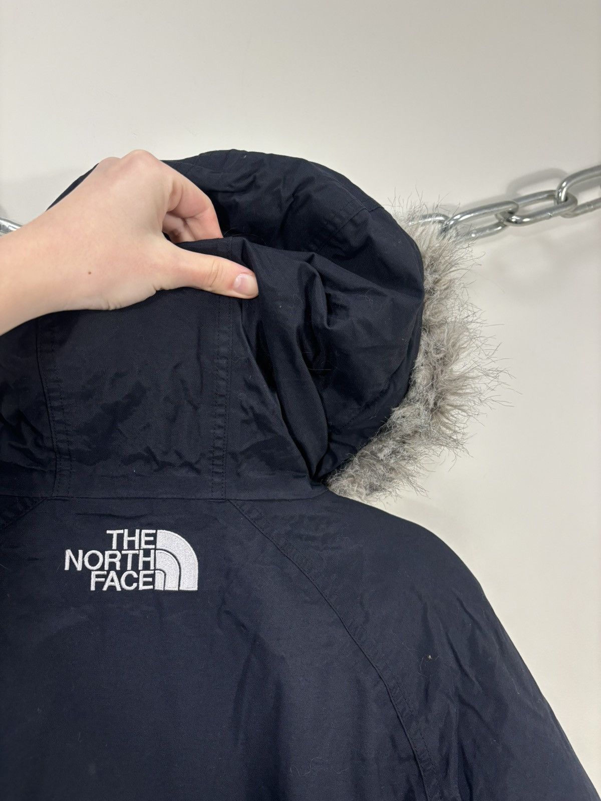 The North Face The North Face McMurdo Women’s Fur Hooded Black Down Jacket Size M / US 6-8 / IT 42-44 - 23 Thumbnail