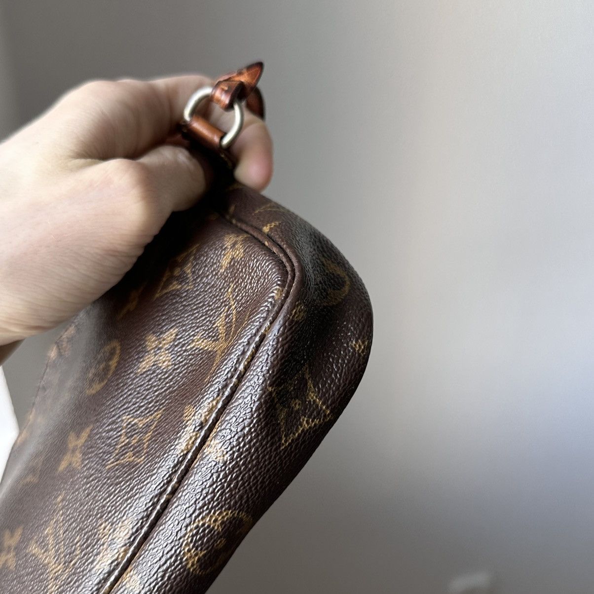 Louis Vuitton 1998s Louis Vuitton Vintage Monogram LV Pochette Bag SL0998 Size ONE SIZE - 9 Thumbnail