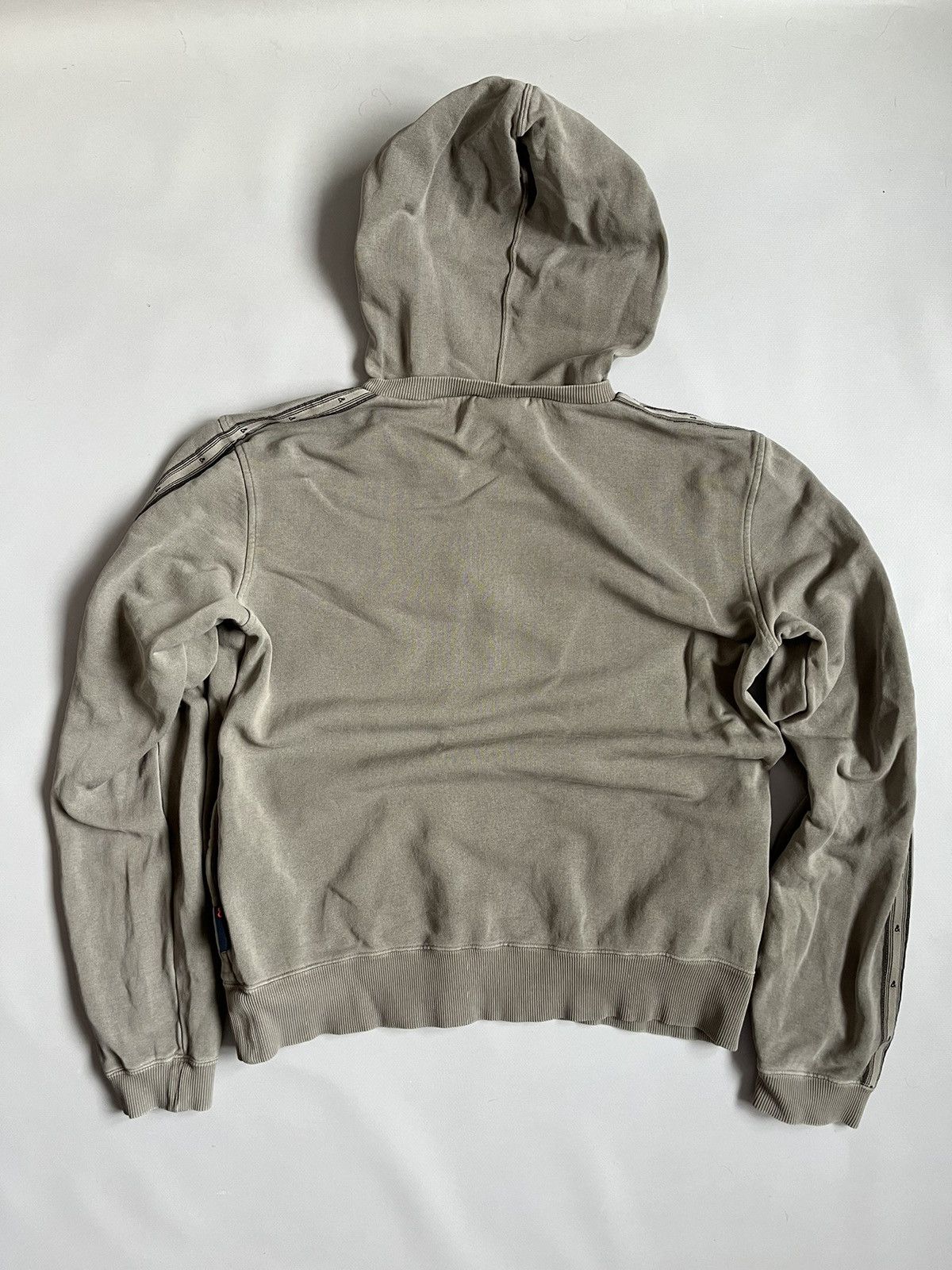 Dolce & Gabbana Vintage 90s Dolce & Gabbana Beige Pocket V Neck Hoodie Size US M / EU 48-50 / 2 - 9 Thumbnail