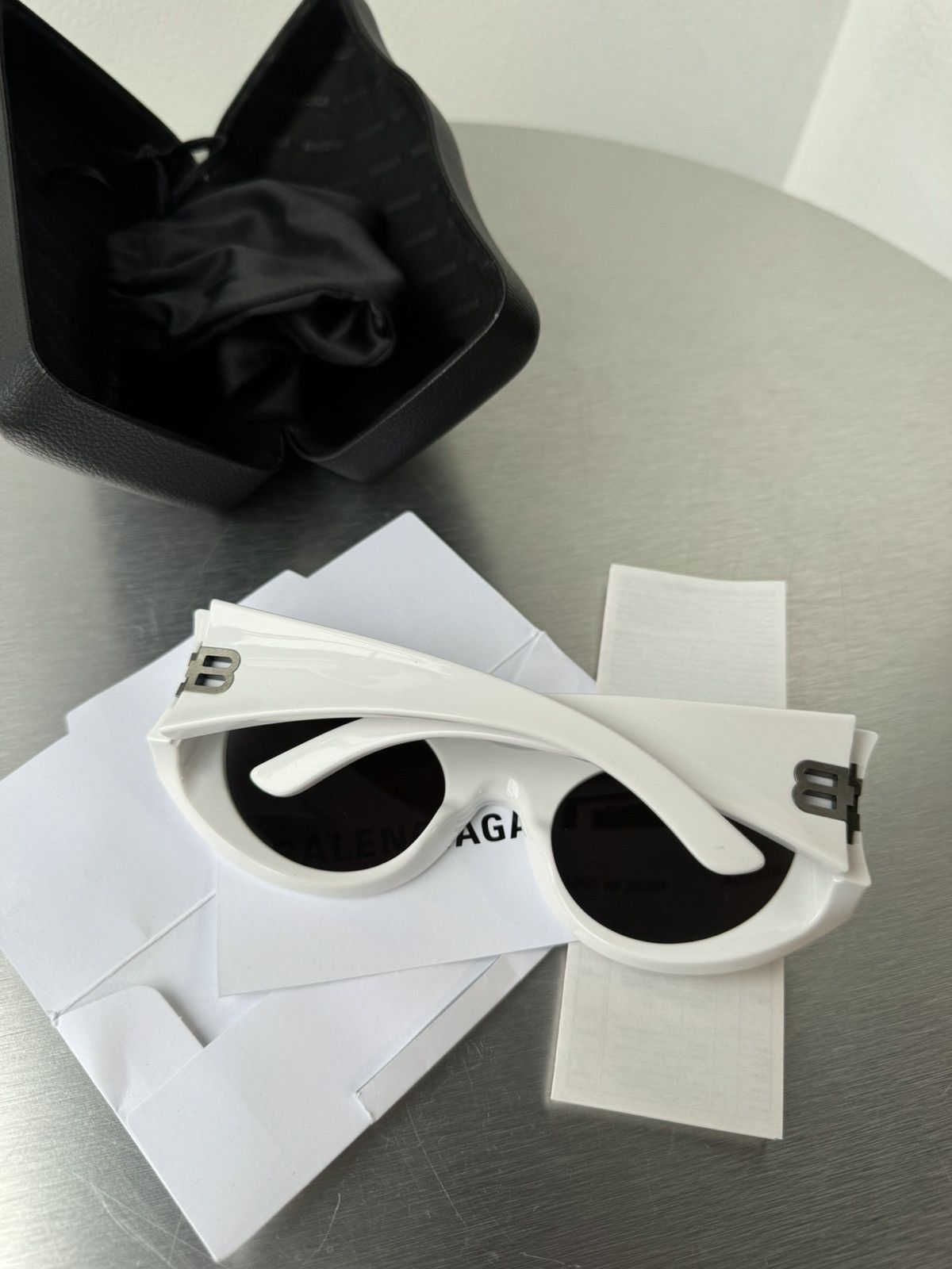 Balenciaga Balenciaga Hourglass white sunglasses Size ONE SIZE - 2 Thumbnail