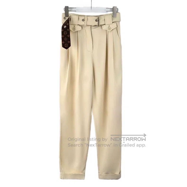 Louis Vuitton Louis Vuitton Beige belt logo presbyopic casual pants tape Size US 36 / EU 52 - 1 Thumbnail