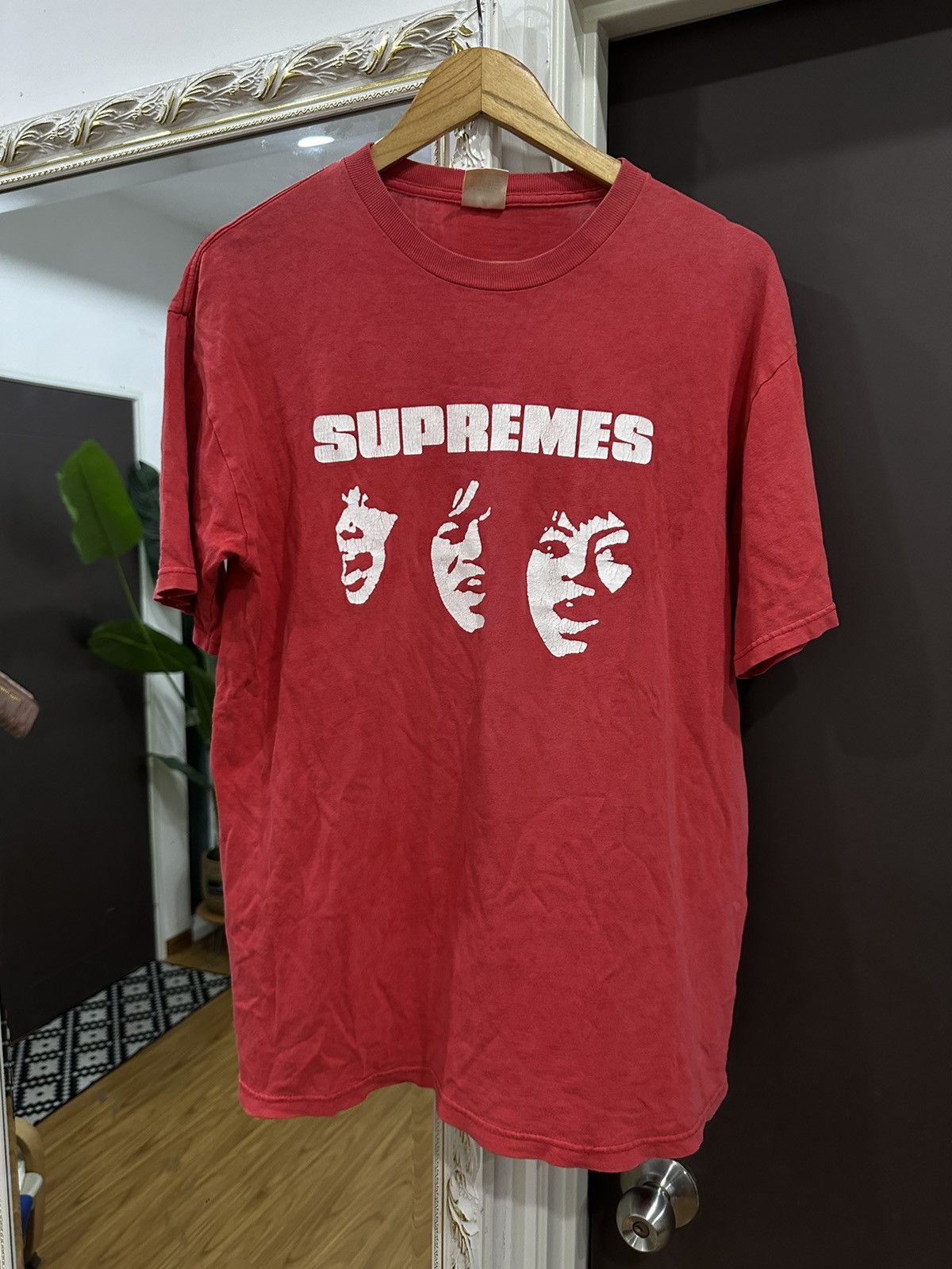 Supreme SS01 The Supremes Tee Size US L / EU 52-54 / 3 - 2 Thumbnail