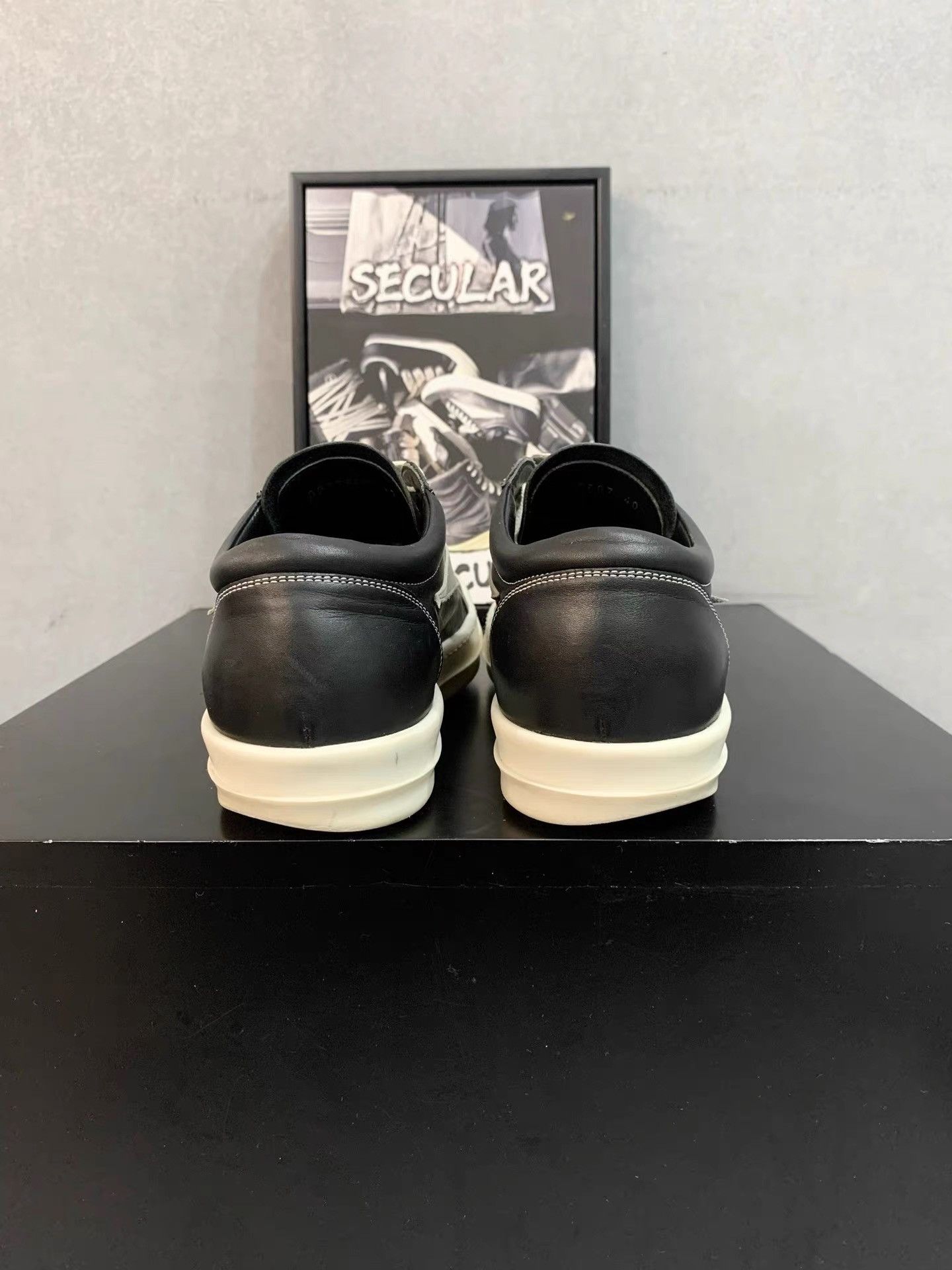 Rick Owens Rick Owens 23FW Black White Glossy Leather Low Top Shoes K34 Size US 7 / EU 40 - 7 Thumbnail