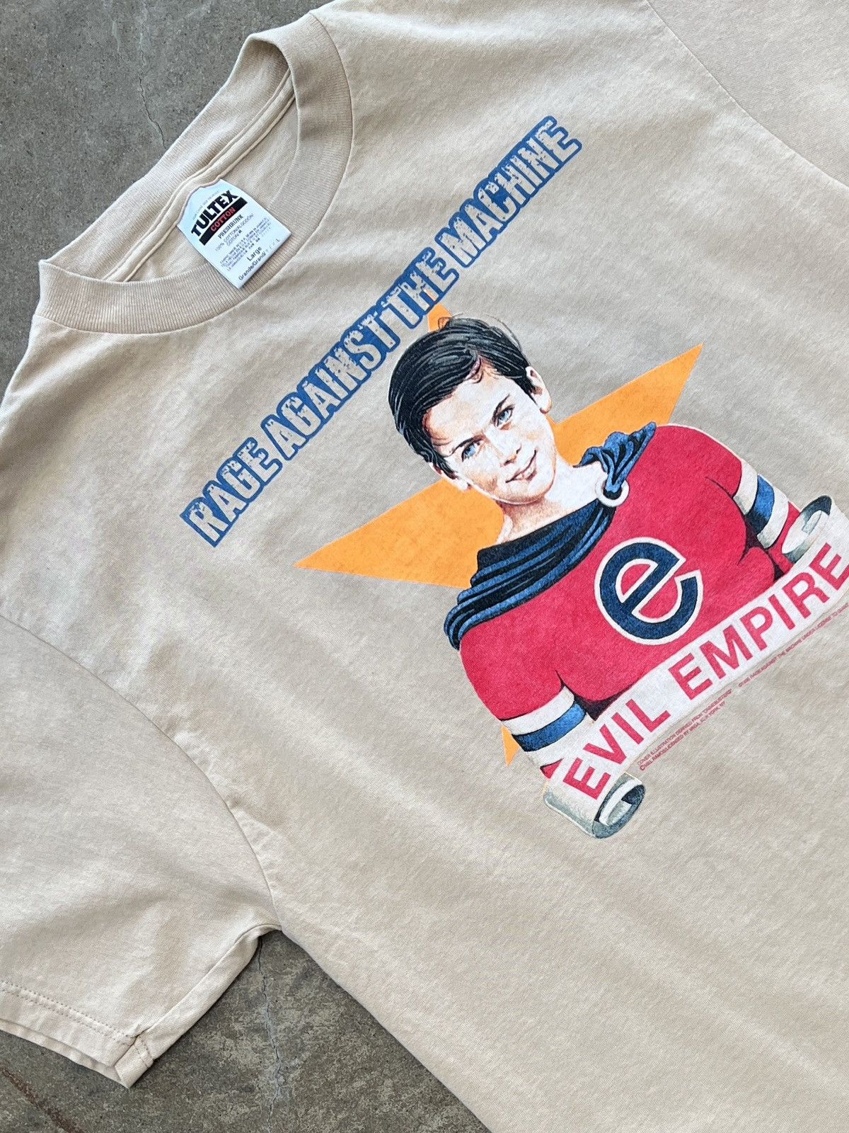 Band Tees Vintage 1998 Rage Against the Machine Evil Empire Tee Large Size US L / EU 52-54 / 3 - 1 Thumbnail