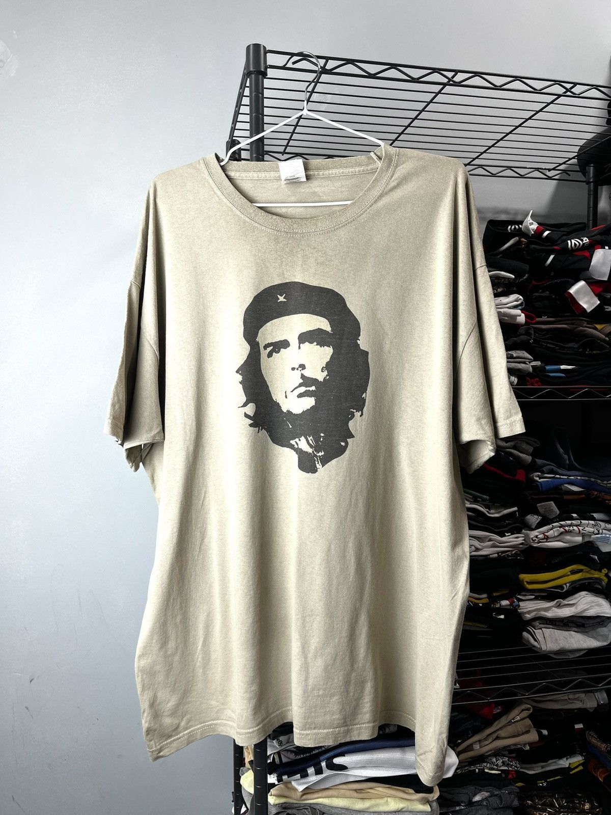 Vintage Vintage Che Guevara Revolution T Shirt Cuba Size US XXL / EU 58 / 5 - 1 Thumbnail