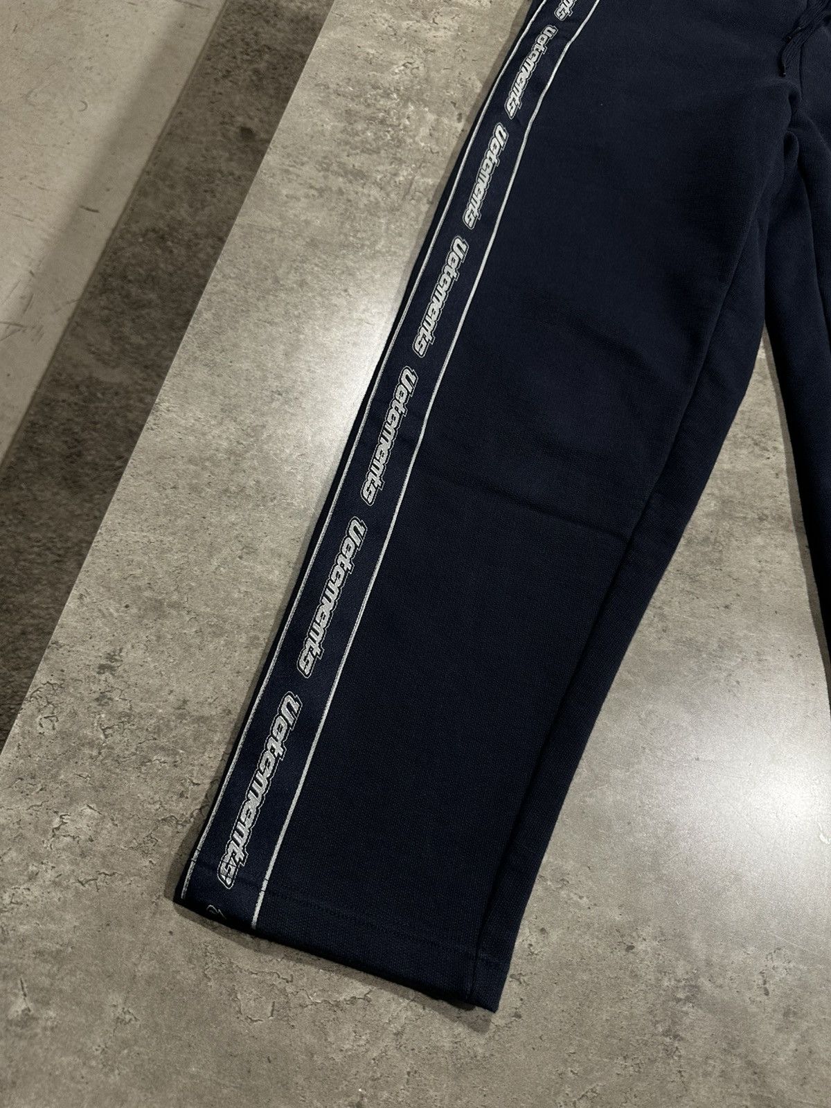 Vetements vetements logo sweatpants Size US 28 / EU 44 - 2 Thumbnail