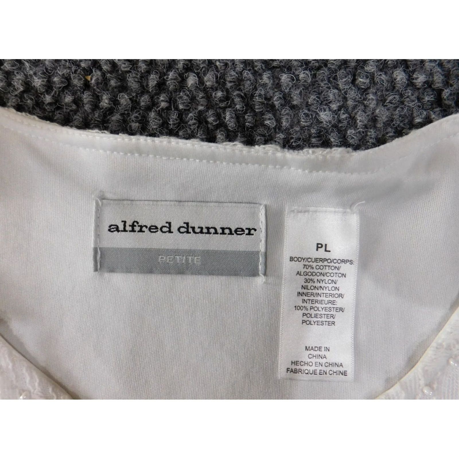 Vintage Alfred Dunner Blouse Shirt Womens V-Neck Short Sleeve Beaded Lace White Petite Large Top Size L / US 10 / IT 46 - 7 Thumbnail