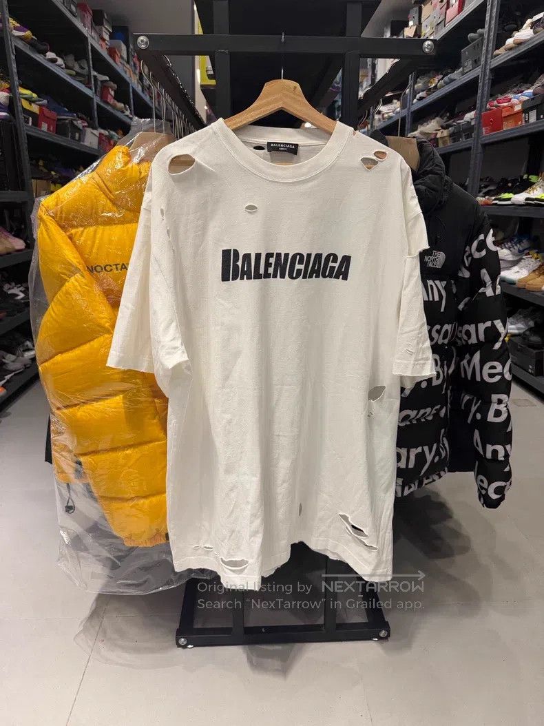 Balenciaga Balenciaga Classic Hole Letter T-Shirt White Size US S / EU 44-46 / 1 - 5 Thumbnail