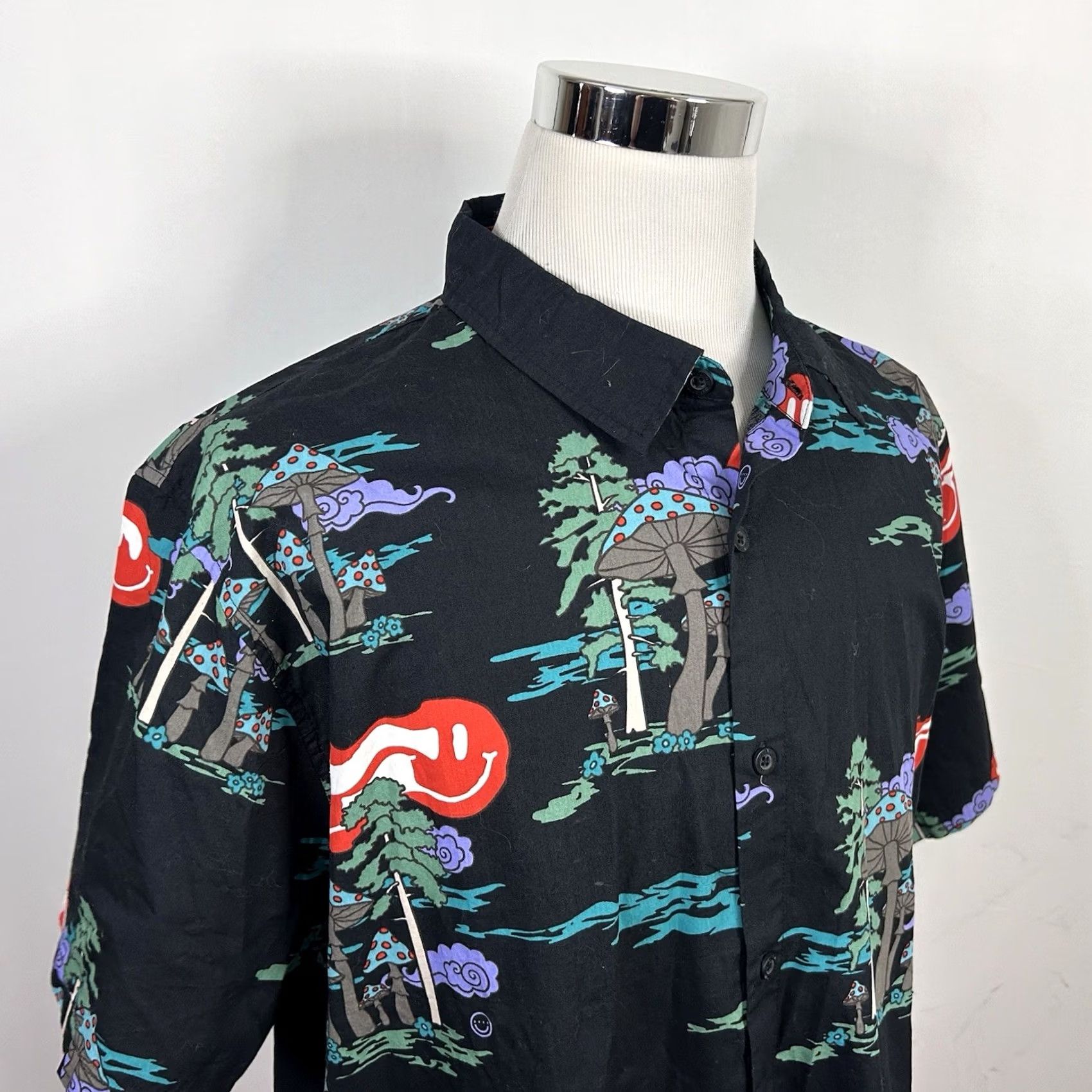 Vintage NEFF 2XL Shirt Short Sleeve Black 100% Cotton Casual Psychedelic Mushroom Print Mens Size US XXL / EU 58 / 5 - 2 Thumbnail