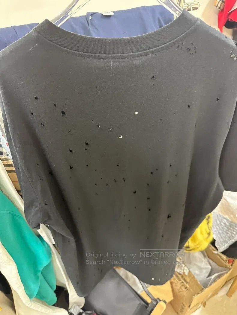 Givenchy Givenchy Gold distressed short-sleeve T-shirt Size US S / EU 44-46 / 1 - 2 Thumbnail