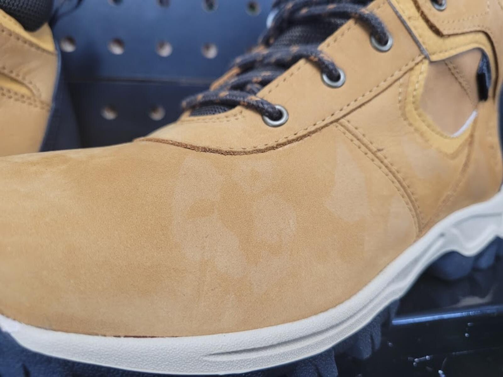 Timberland Timberland Rugged Outdoor Boots - Boys size 5 Size US 5 / EU 37 - 4 Thumbnail