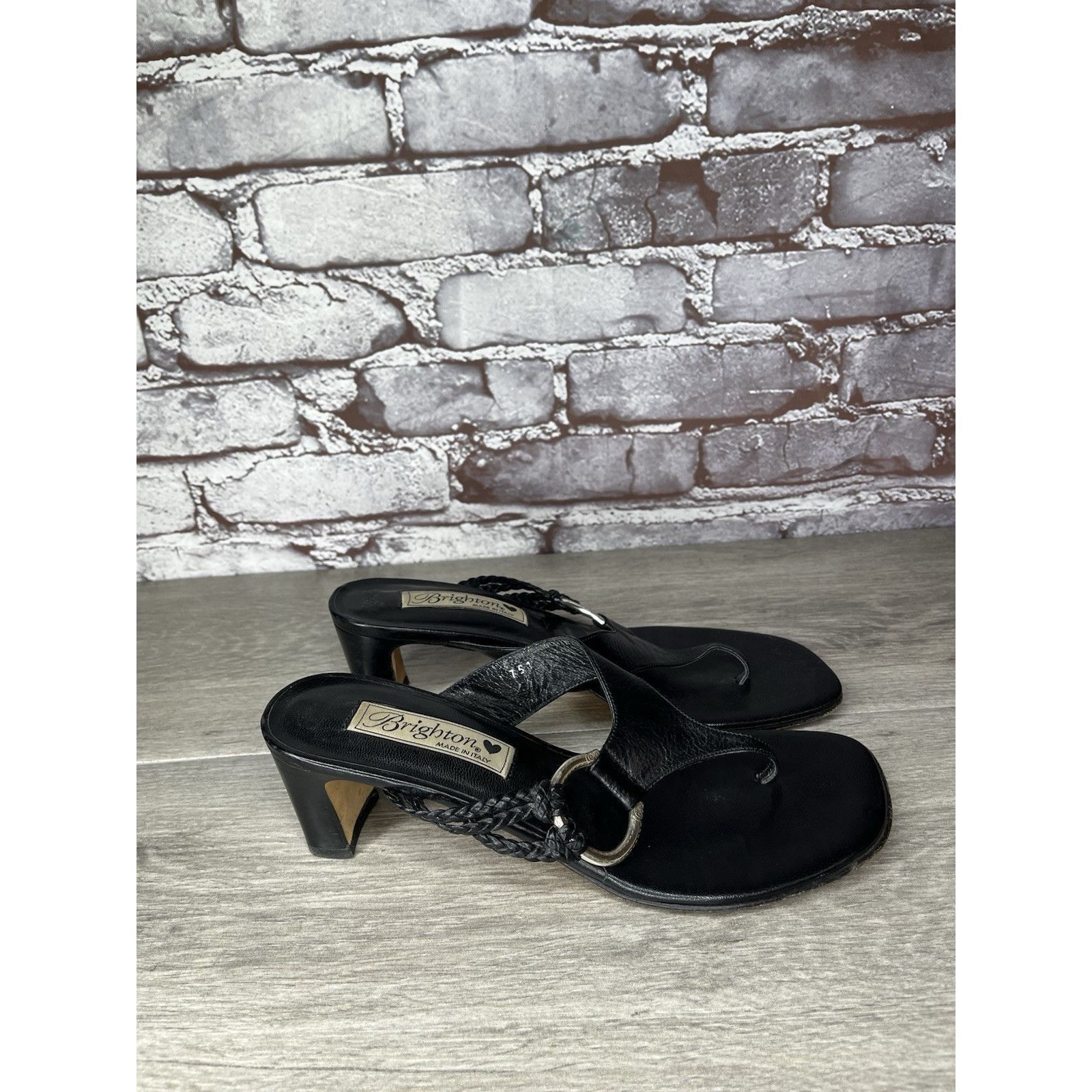 Brighton Brighton Tawny Black Leather Heel Buckle Thong Italy Sandals Size US 7.5 / IT 37.5 - 20 Thumbnail