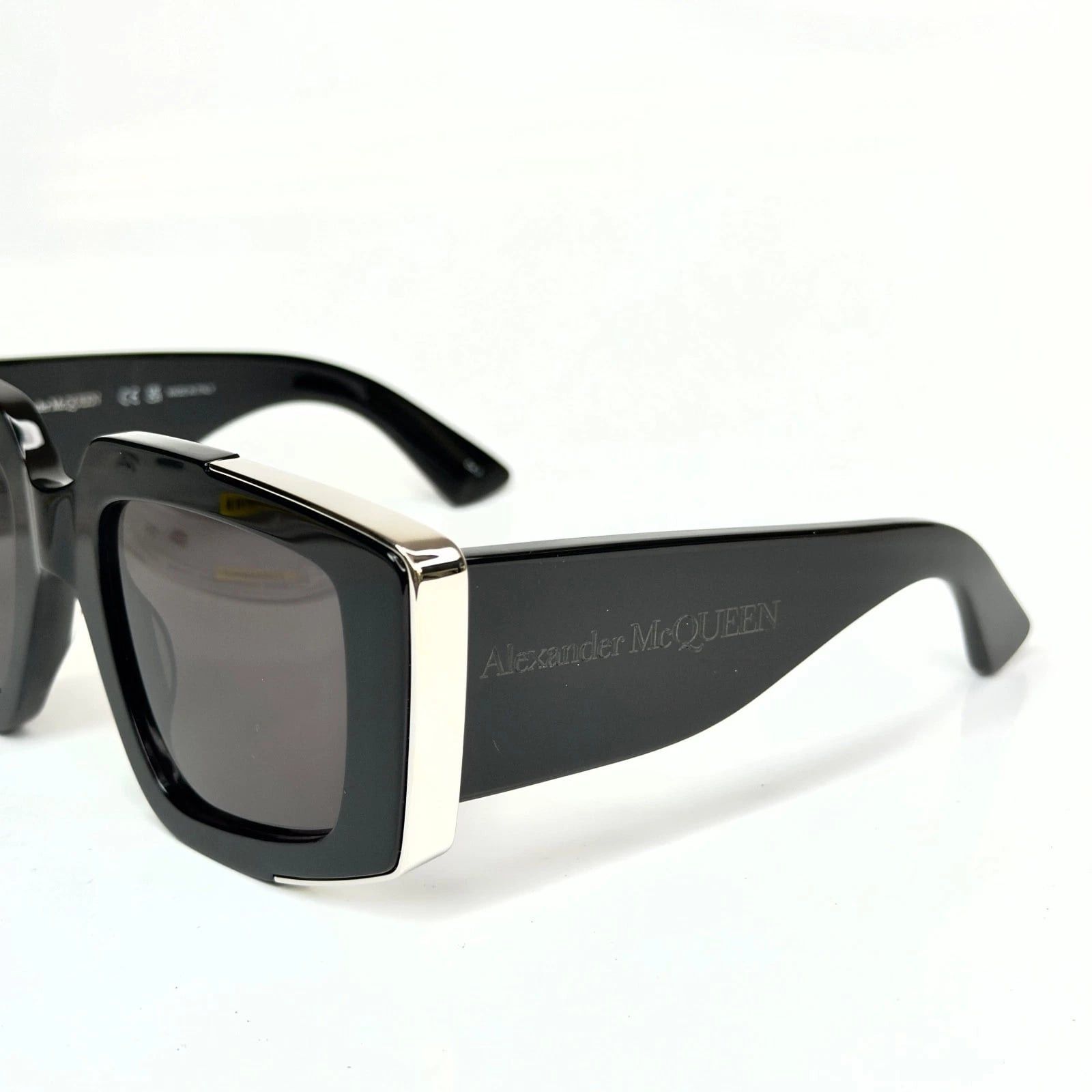 Alexander McQueen ALEXANDER MCQUEEN AM0446S 0446 Black Fashion Sunglass 001 Size ONE SIZE - 8 Thumbnail