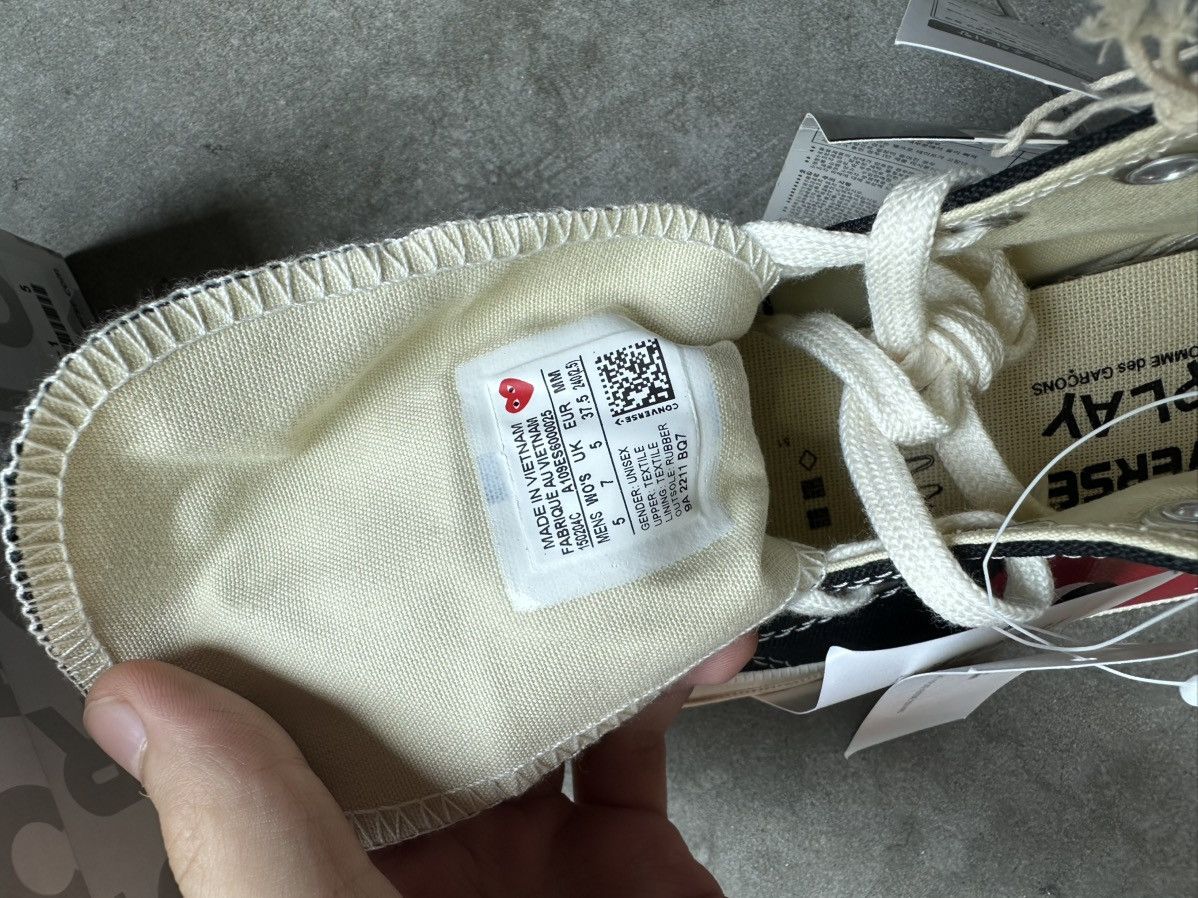 Comme des Garcons PLAY × Converse CDG PLAY x CONVERSE HI CHUCK TAILOR 70 Size US 7 / IT 37 - 18 Thumbnail