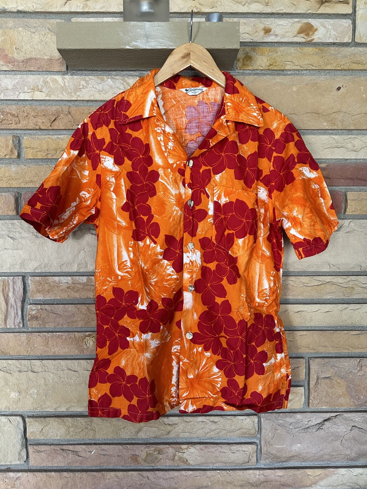 Vintage Vintage 60s California Hawaiian Floral Button Up Shirt Size US L / EU 52-54 / 3 - 1 Thumbnail